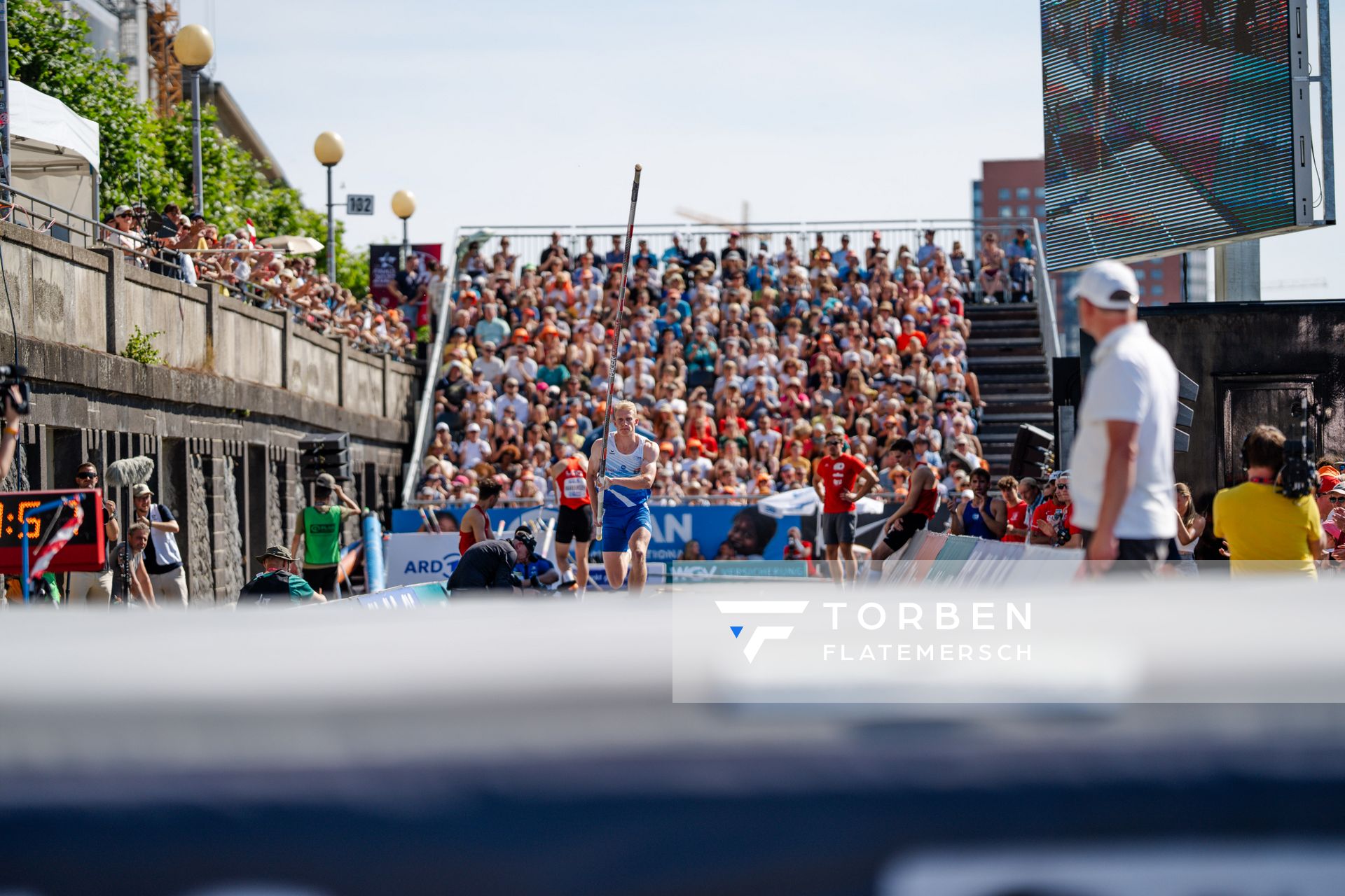 Niklas Tuschling (1. LAV Rostock) beim Stabhochsprung der Deutschen Leichtathletik-Meisterschaften im Rahmen der Finals 2023 Rhein-Ruhr am 07.07.2023 am Rheinufer in Duesseldorf