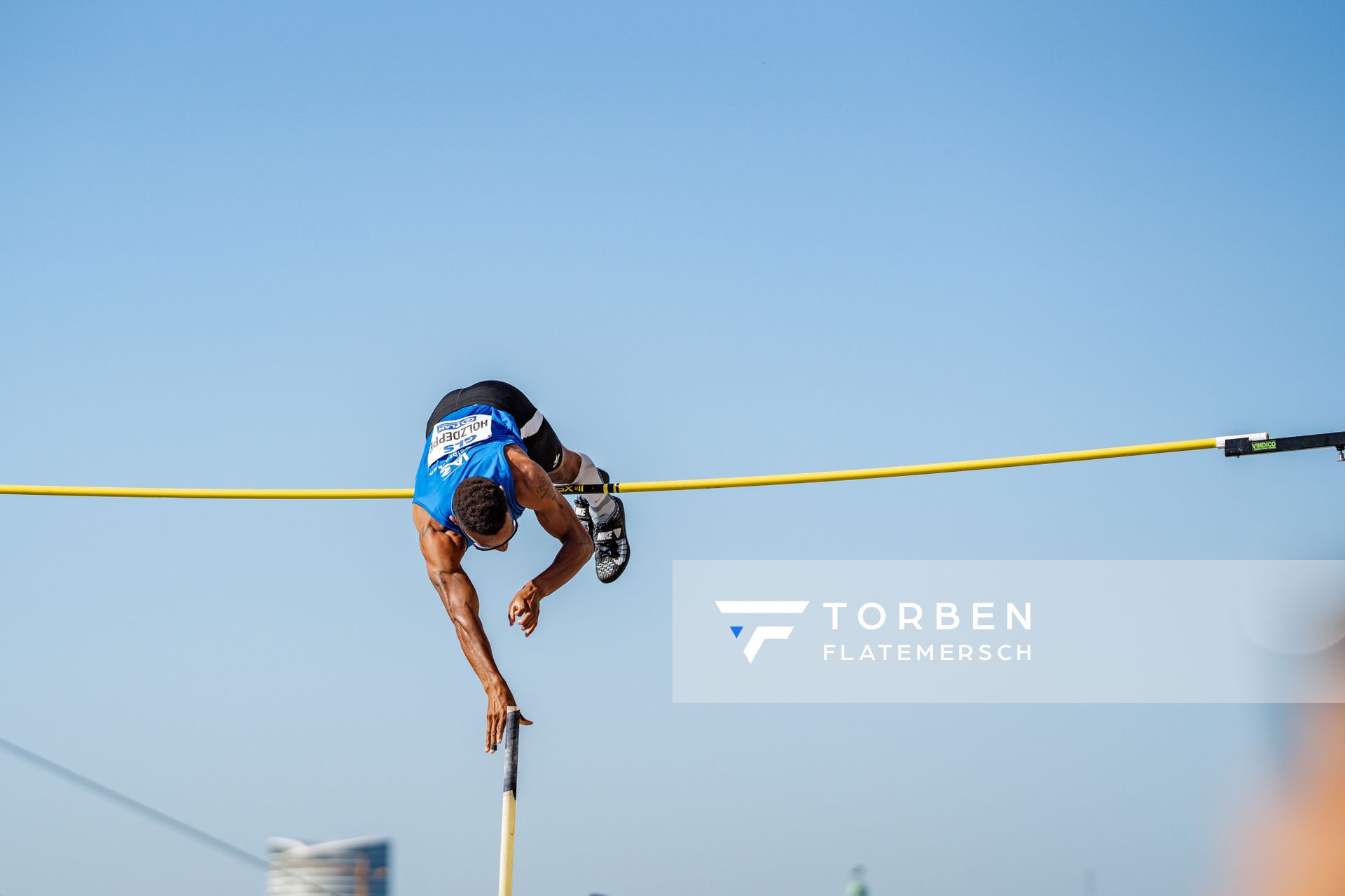 Raphael Holzdeppe (LAZ Zweibruecken) beim Stabhochsprung der Deutschen Leichtathletik-Meisterschaften im Rahmen der Finals 2023 Rhein-Ruhr am 07.07.2023 am Rheinufer in Duesseldorf