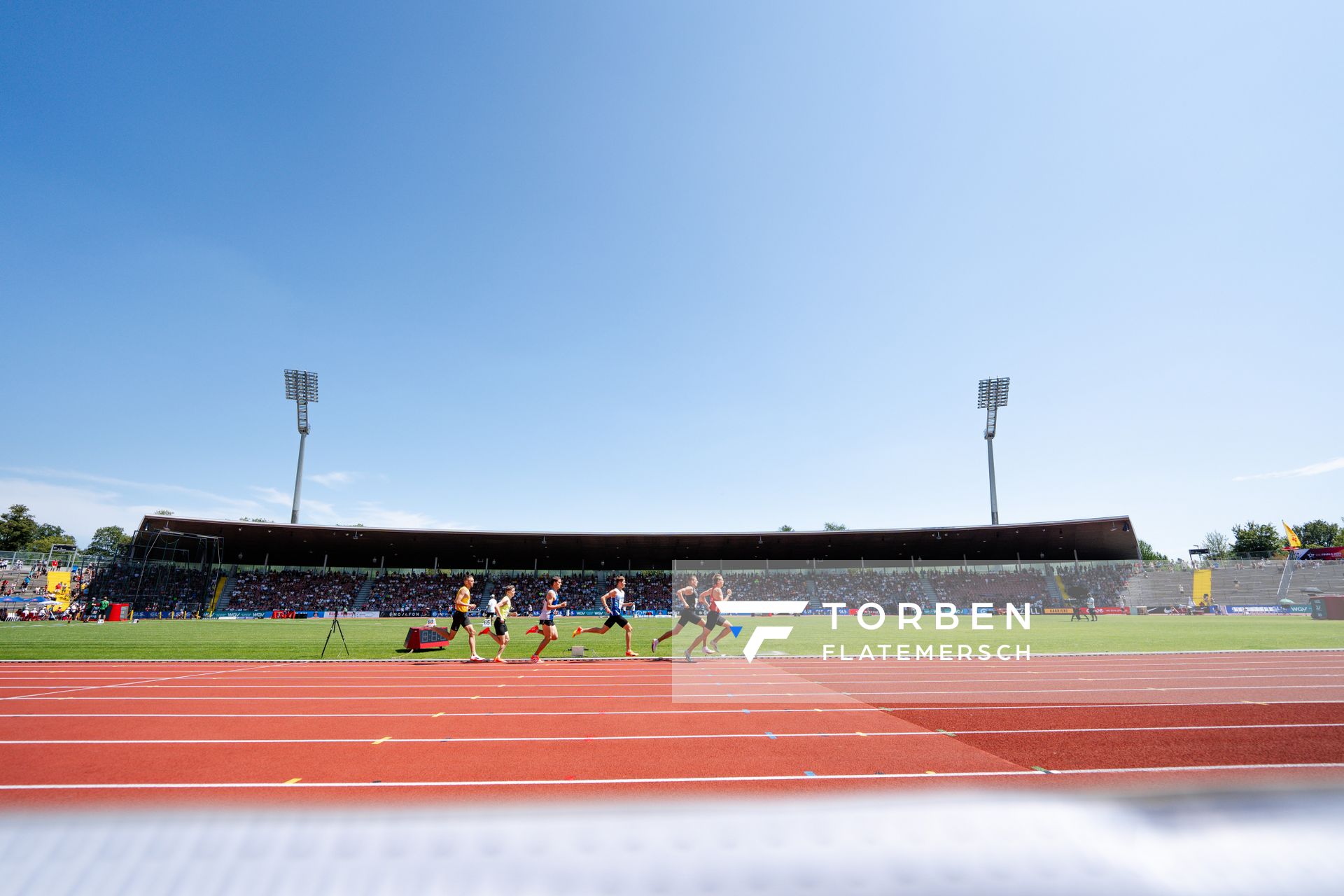 Marvin Heinrich (Eintracht Frankfurt e.V.), Oskar Schwarzer (TV Gross-Gerau), Maximilian Pingpank (Hannover Athletics), Hannes Braunstein (LG Ortenau Nord), Lasse Funck (LG Olympia Dortmund) ueber 800m während der 113. Deutschen Leichtathletik-Meisterschaften am 08.07.2023 im Auestadion in Kassel