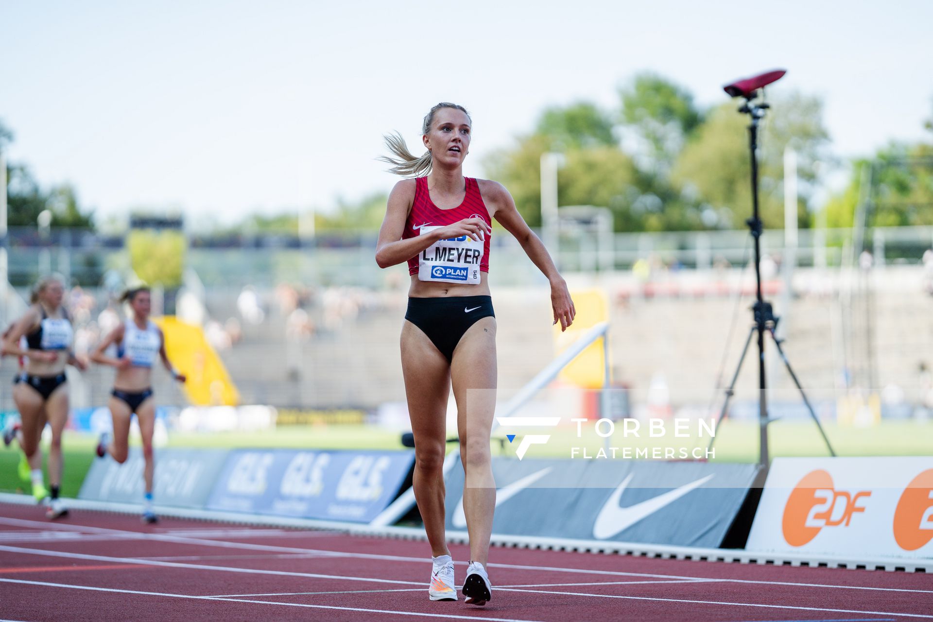 Lea Meyer (TSV Bayer 04 Leverkusen) ueber 5000m während der 113. Deutschen Leichtathletik-Meisterschaften am 08.07.2023 im Auestadion in Kassel