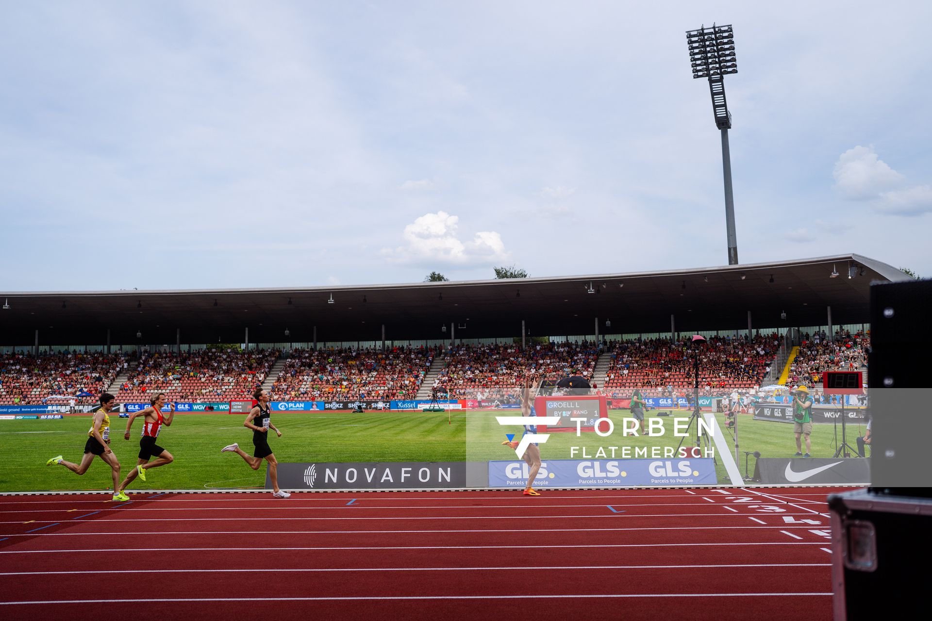 Marius Probst (TV Wattenscheid 01) gewinnt die 1500m vor Amos Bartelsmeyer (Eintracht Frankfurt e.V.), Elias Schreml (LG Olympia Dortmund), Timo Benitz (LG farbtex Nordschwarzwald) während der 113. Deutschen Leichtathletik-Meisterschaften am 09.07.2023 im Auestadion in Kassel