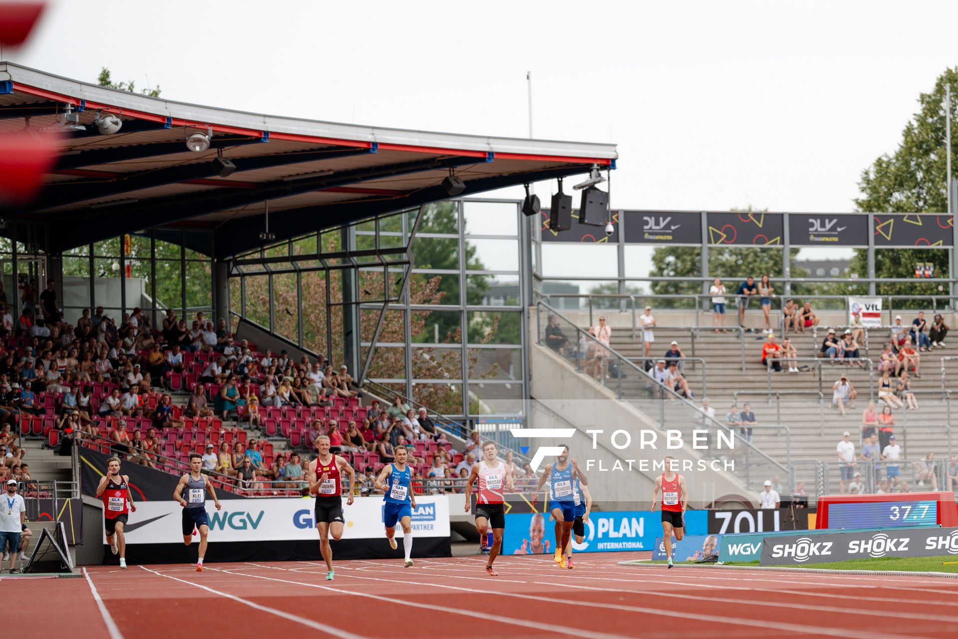 Fabian Dammermann (LG Osnabrueck), Noah Niklas Klei (LG Buende-Loehne), Manuel Sanders (LG Olympia Dortmund), Marvin Schlegel (LAC Erdgas Chemnitz), Paul Jean Bredau (SC Potsdam), Patrick Schneider (TV Wattenscheid 01), Jonas Breitkopf (LG Olympia Dortmund) während der 113. Deutschen Leichtathletik-Meisterschaften am 09.07.2023 im Auestadion in Kassel