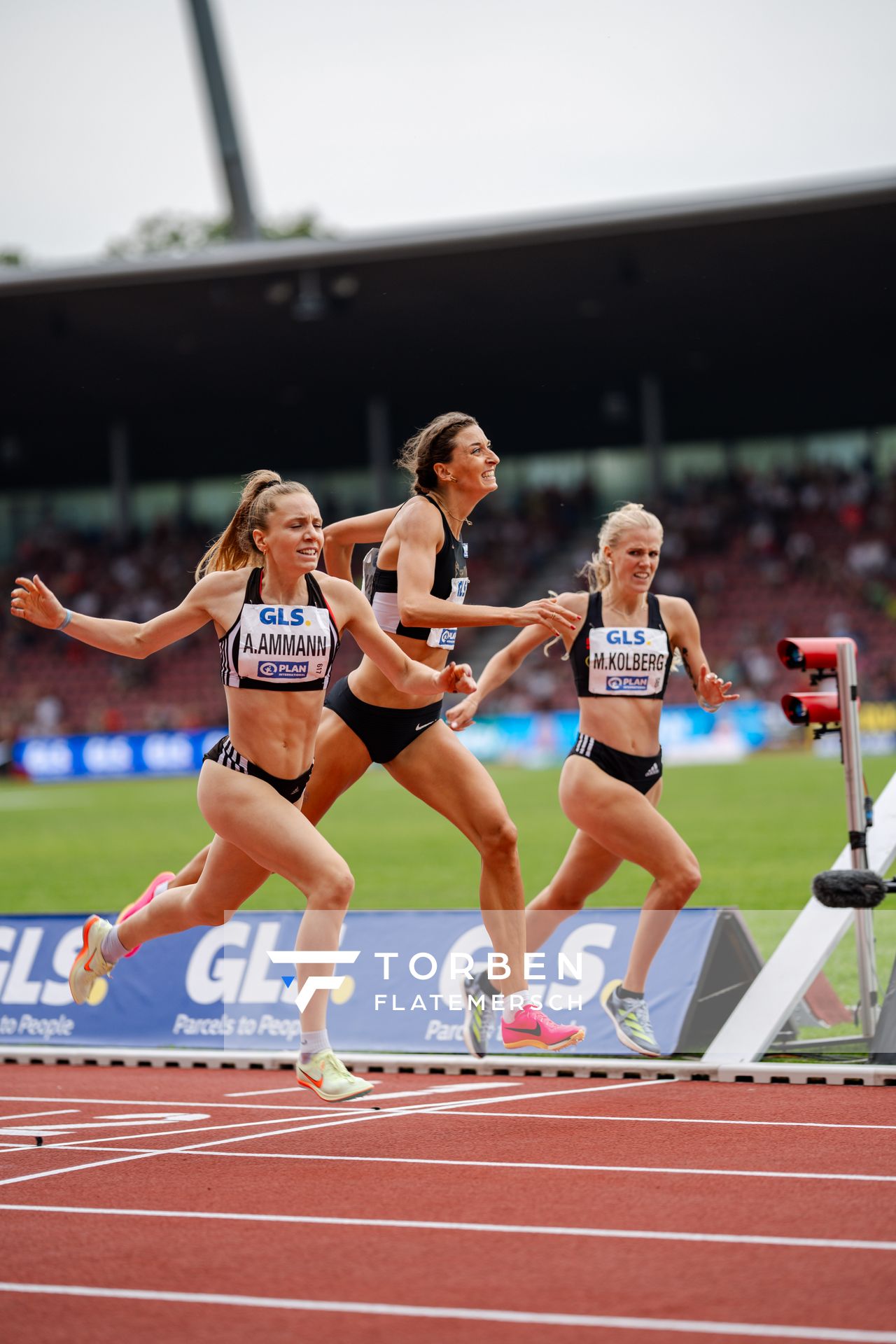 Alina Ammann (TuS Esingen), Christina Hering (LG Stadtwerke Muenchen), Majtie Kolberg (LG Kreis Ahrweiler) während der 113. Deutschen Leichtathletik-Meisterschaften am 09.07.2023 im Auestadion in Kassel