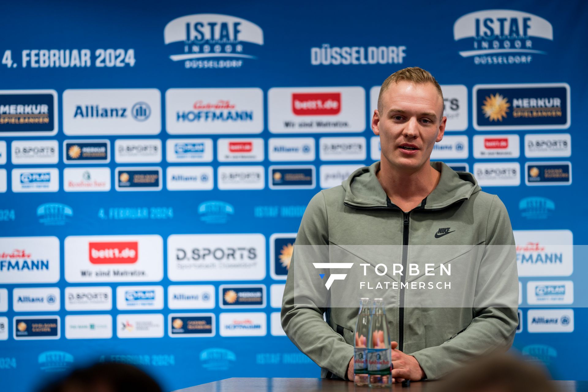 Sam Kendricks (USA) während der internationalen Pressekonferenz zum 4. ISTAF INDOOR Düsseldorf am 02.02.2024 im Meliá Hotel in Düsseldorf