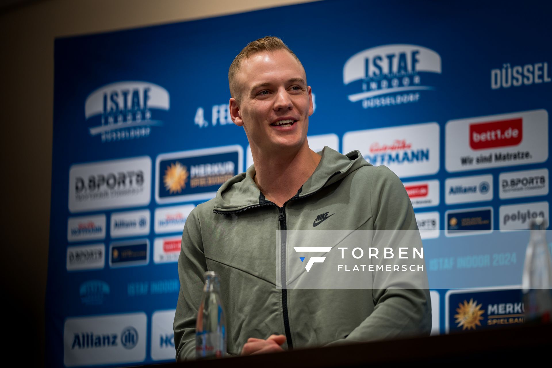 Sam Kendricks (USA) während der internationalen Pressekonferenz zum 4. ISTAF INDOOR Düsseldorf am 02.02.2024 im Meliá Hotel in Düsseldorf