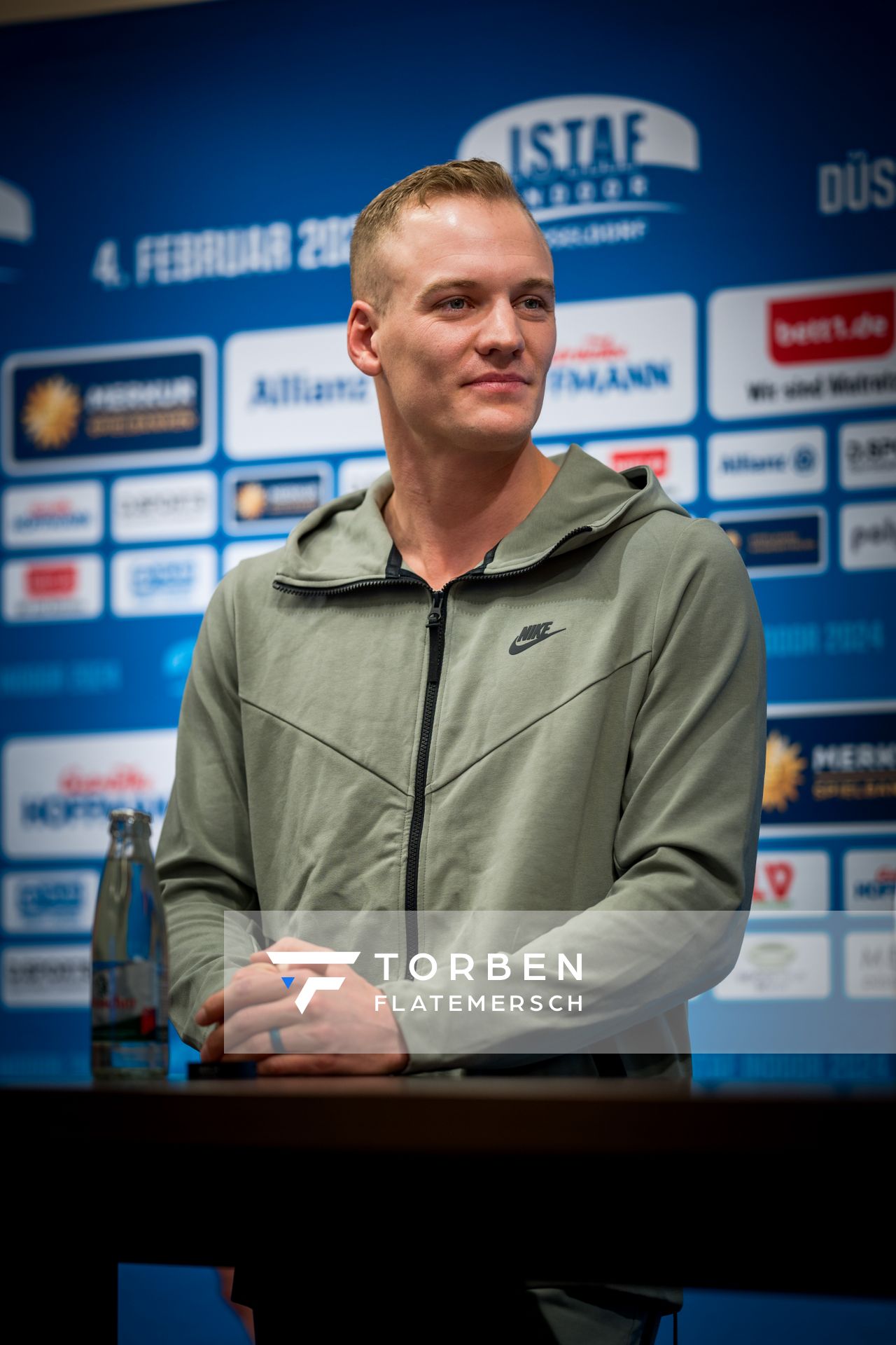 Sam Kendricks (USA) während der internationalen Pressekonferenz zum 4. ISTAF INDOOR Düsseldorf am 02.02.2024 im Meliá Hotel in Düsseldorf