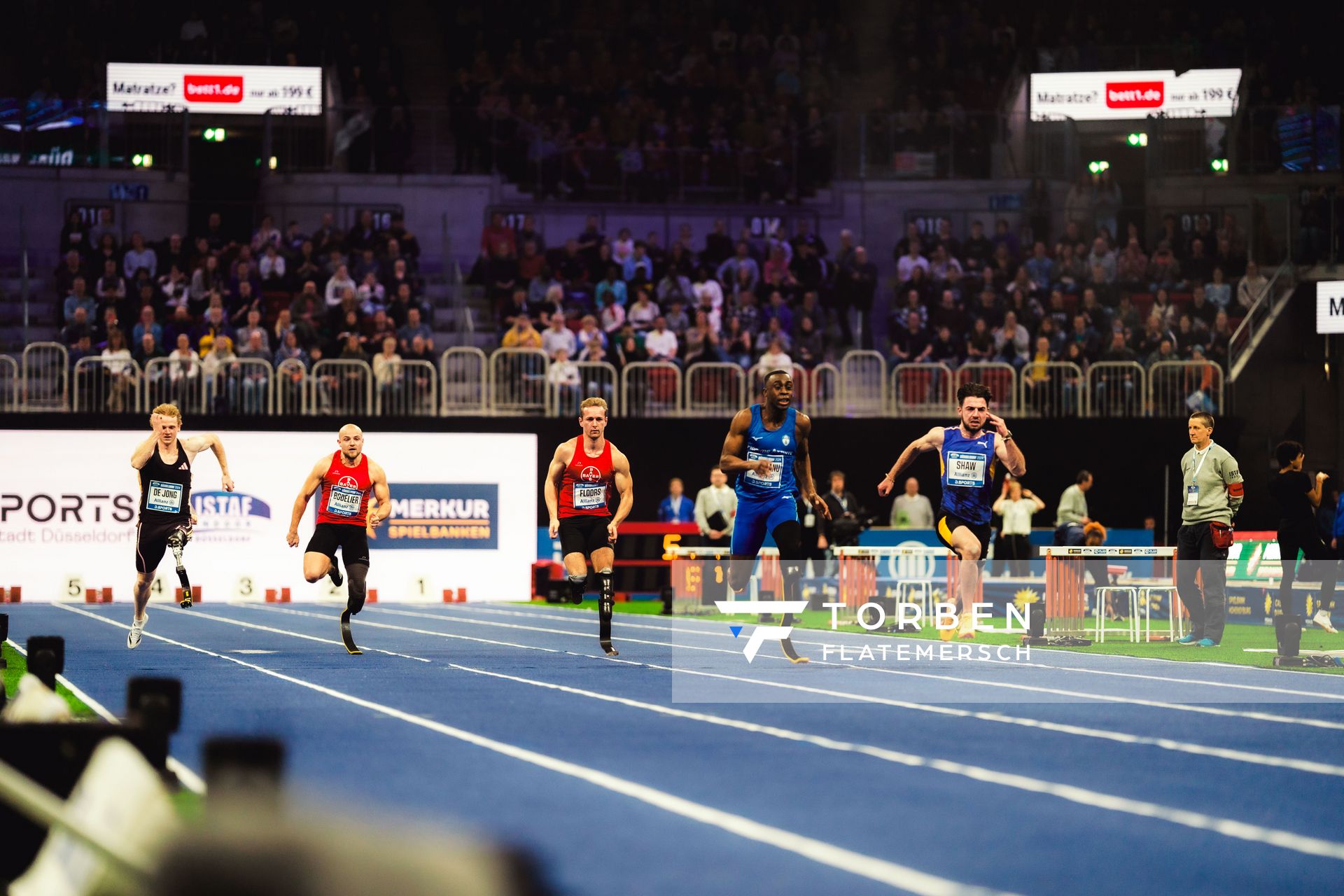 Zachary Shaw (GBR/T12), Maxcel Amo Manu (ITA/T64), Johannes Floors (GER/T62), Noah Bodelier (GER/T64), Joel De Jong (NED/T63) über 60m beim 4. ISTAF INDOOR Düsseldorf am 04.02.2024 im PSD Bank Dome in Düsseldorf
