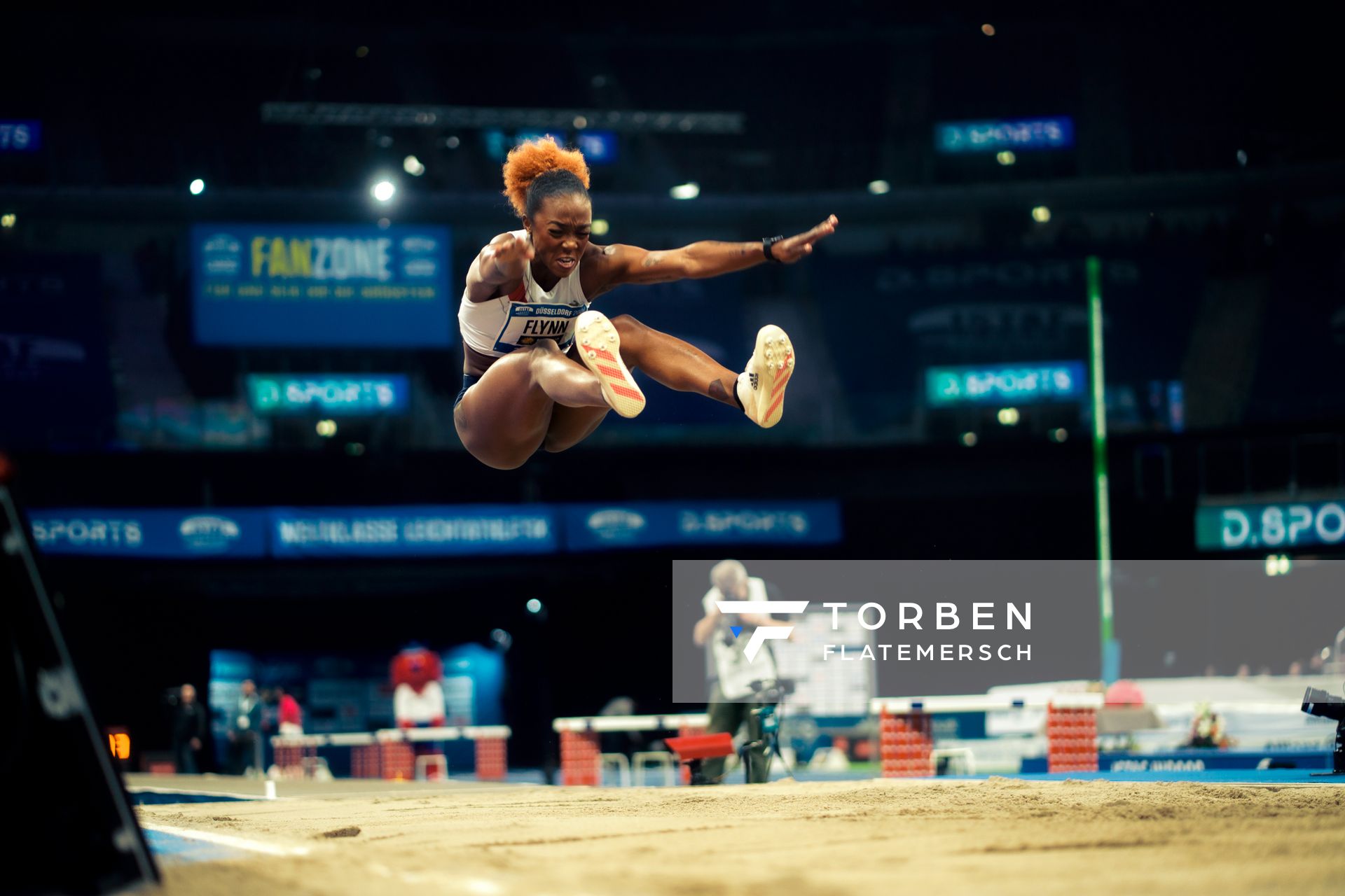 Tiffany Flynn (USA) im Weitsprung beim 4. ISTAF INDOOR Düsseldorf am 04.02.2024 im PSD Bank Dome in Düsseldorf