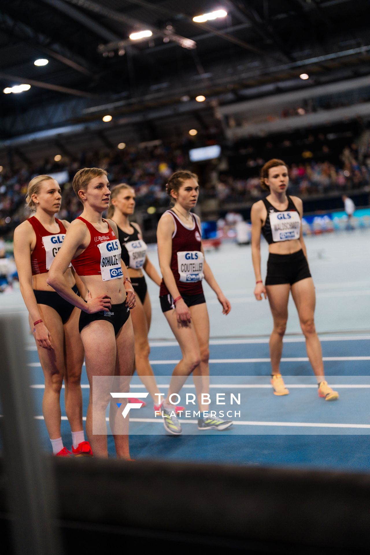 Kerstin Schulze Kalthoff (LG Brillux Münster), Vera Coutellier (ASV Köln e. V.) am 17.02.2024 während den 71. Deutschen Leichtathletik-Hallenmeisterschaften in der QUARTERBACK Immobilien ARENA in Leipzig