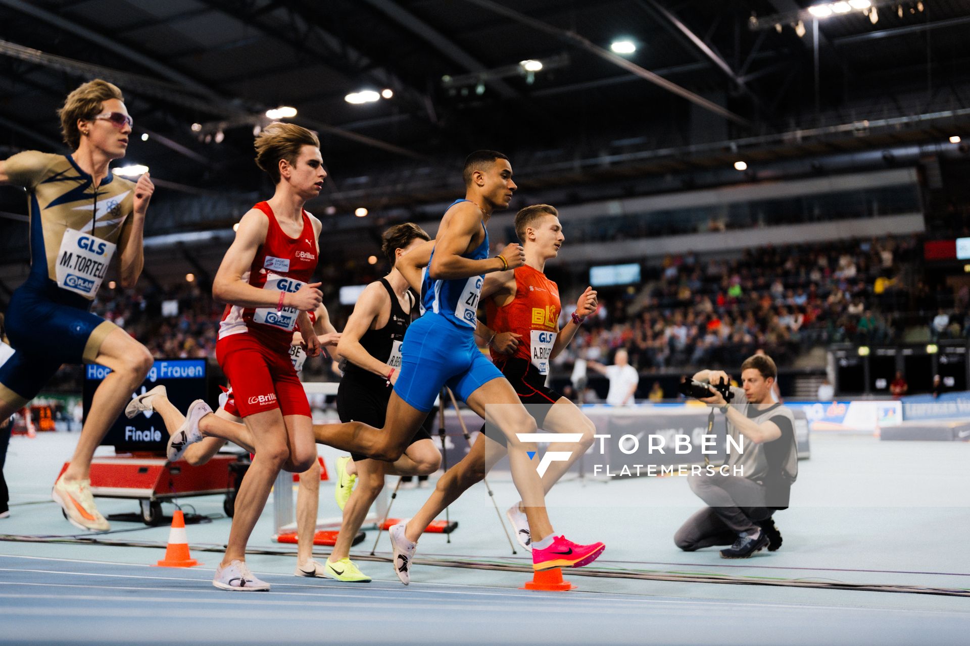 Florian Zittel (TV Wattenscheid 01), Artur Beimler (Braunschweiger Laufclub) am 17.02.2024 während den 71. Deutschen Leichtathletik-Hallenmeisterschaften in der QUARTERBACK Immobilien ARENA in Leipzig