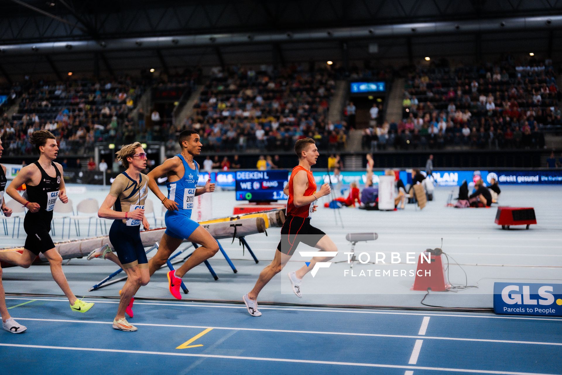 Artur Beimler (Braunschweiger Laufclub), Florian Zittel (TV Wattenscheid 01), Marc Tortell (Athletics Team Karben) am 17.02.2024 während den 71. Deutschen Leichtathletik-Hallenmeisterschaften in der QUARTERBACK Immobilien ARENA in Leipzig