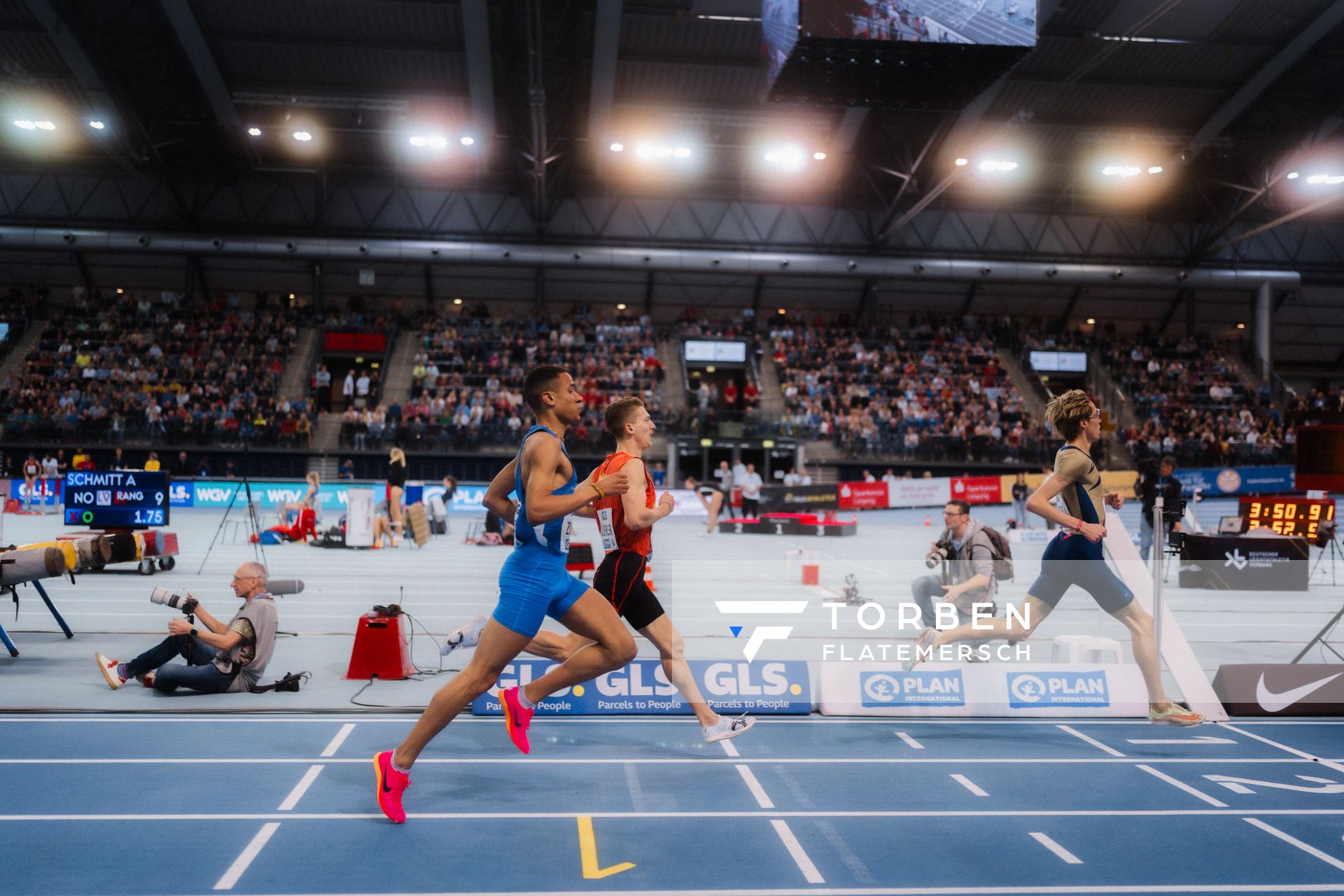 Artur Beimler (Braunschweiger Laufclub), Florian Zittel (TV Wattenscheid 01) am 17.02.2024 während den 71. Deutschen Leichtathletik-Hallenmeisterschaften in der QUARTERBACK Immobilien ARENA in Leipzig