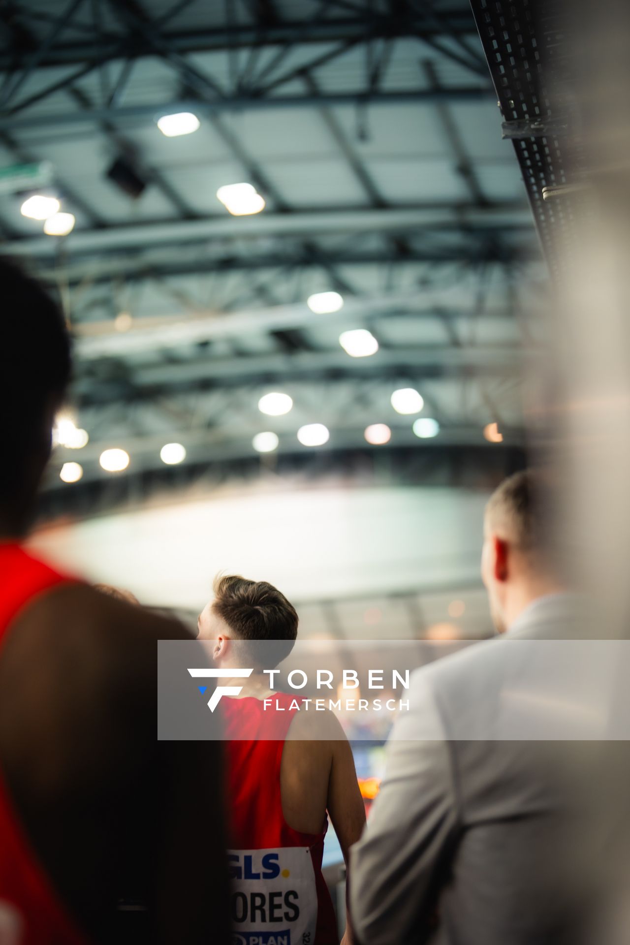 Max Nores (TSV Bayer 04 Leverkusen) vor dem 3000m Finale am 17.02.2024 während den 71. Deutschen Leichtathletik-Hallenmeisterschaften in der QUARTERBACK Immobilien ARENA in Leipzig