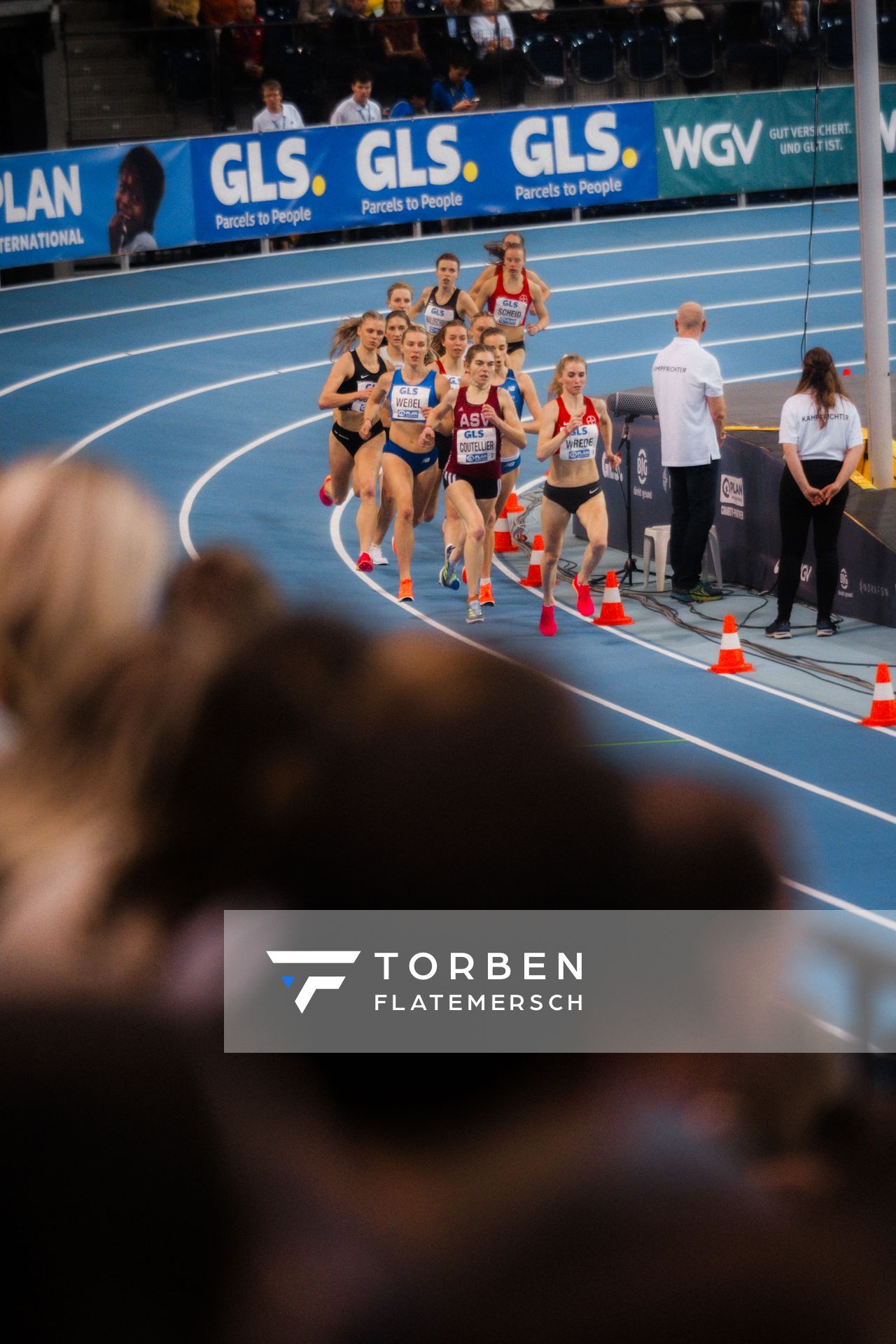 Linda Wrede (TSV Bayer 04 Leverkusen), Vera Coutellier (ASV Köln e. V.), Nele Weßel (TV Waldstraße Wiesbaden) im 1500m Finale am 18.02.2024 während den 71. Deutschen Leichtathletik-Hallenmeisterschaften in der QUARTERBACK Immobilien ARENA in Leipzig