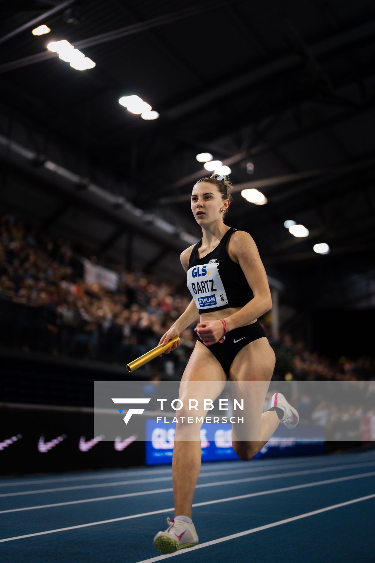 Mayleen Bartz (Hannover 96) in der 4x200m Staffel am 18.02.2024 während den 71. Deutschen Leichtathletik-Hallenmeisterschaften in der QUARTERBACK Immobilien ARENA in Leipzig