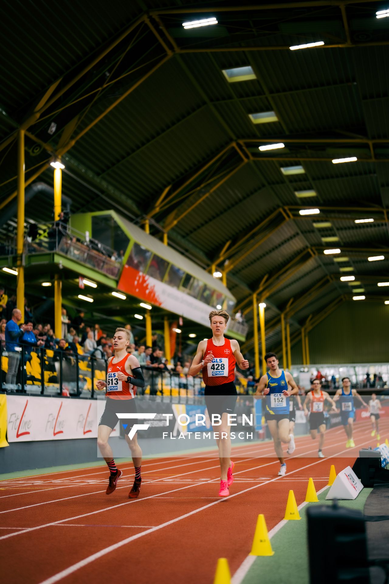 Jonathan Gebauer (LC Paderborn), Jonas Patri (TSV Bayer o4 Leverkusen) waehrend der 55. Deutsche Jugend-Hallenmeisterschaften U20 am 24.02.2024 in der Helmut-Körnig-Halle in Dortmund