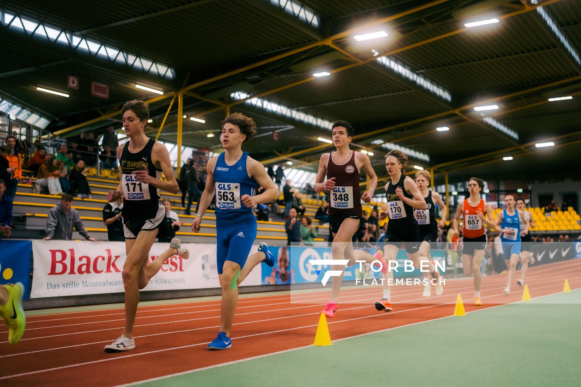 Tobias Tent (LG Stadtwerke München), Til Stephan (Hallesche Leichtathl.-Freunde), Janne Dankwerth (ASV Köln e. V.), Leopold Staab (LG Stadtwerke München), Moritz Siegel (SC DHfK Leipzig e.V.), Aik Straub (LG Olympia Dortmund) waehrend der 55. Deutsche Jugend-Hallenmeisterschaften U20 am 24.02.2024 in der Helmut-Körnig-Halle in Dortmund