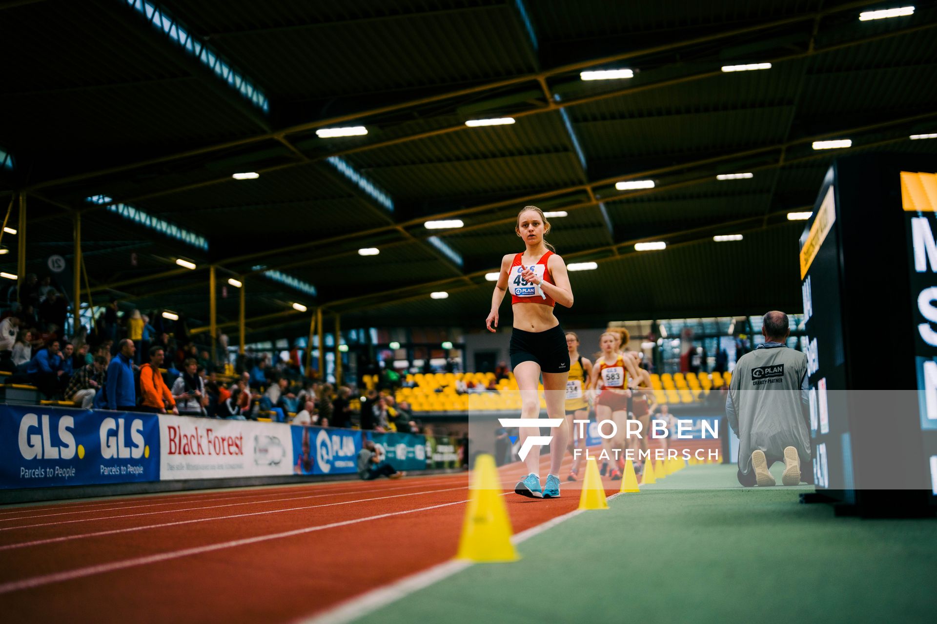 Franziska Gruhn (Dresdner SC 1898) waehrend der 55. Deutsche Jugend-Hallenmeisterschaften U20 am 24.02.2024 in der Helmut-Körnig-Halle in Dortmund
