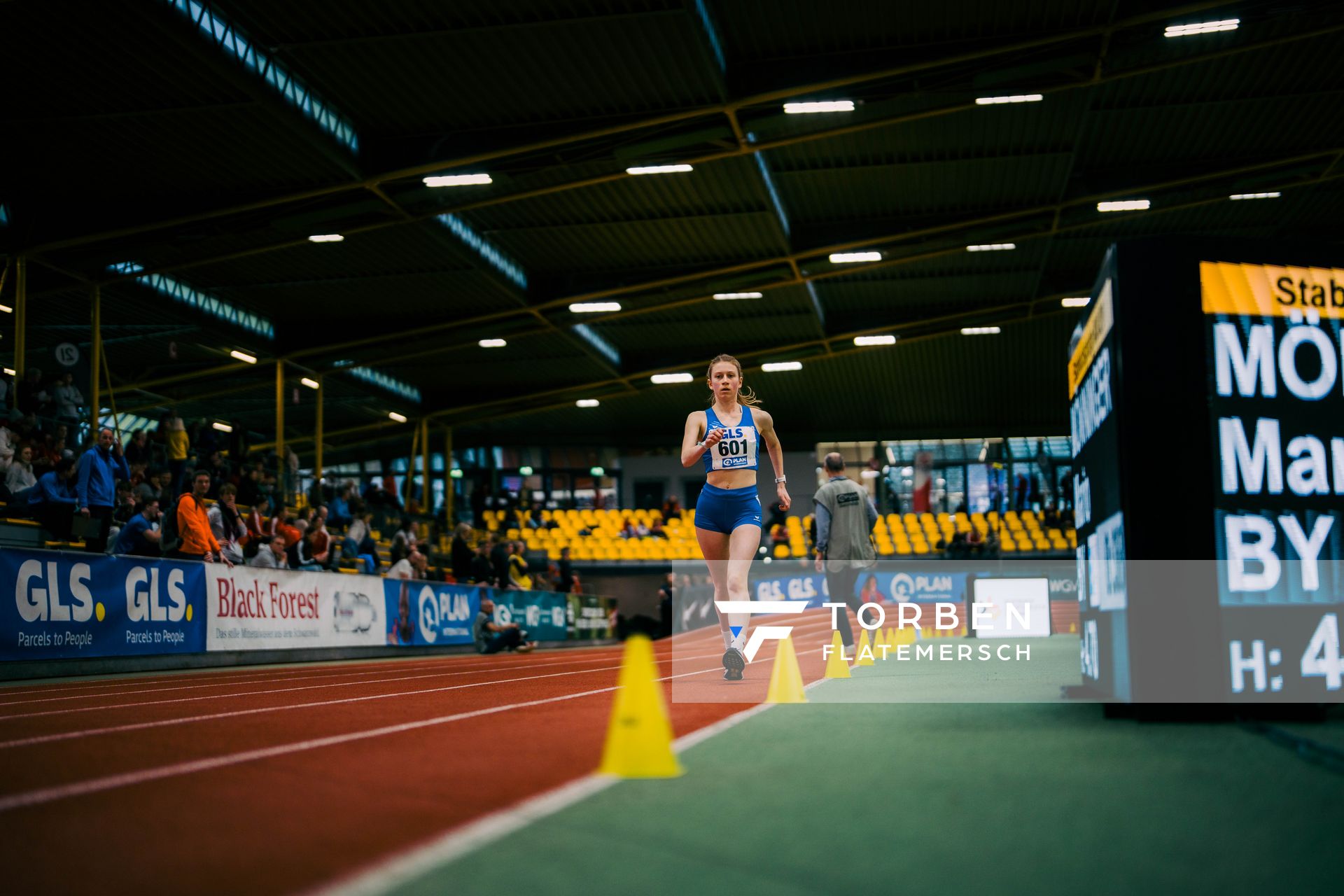 Nika Helene Illing (LSV 1971 Ilmenau) waehrend der 55. Deutsche Jugend-Hallenmeisterschaften U20 am 24.02.2024 in der Helmut-Körnig-Halle in Dortmund