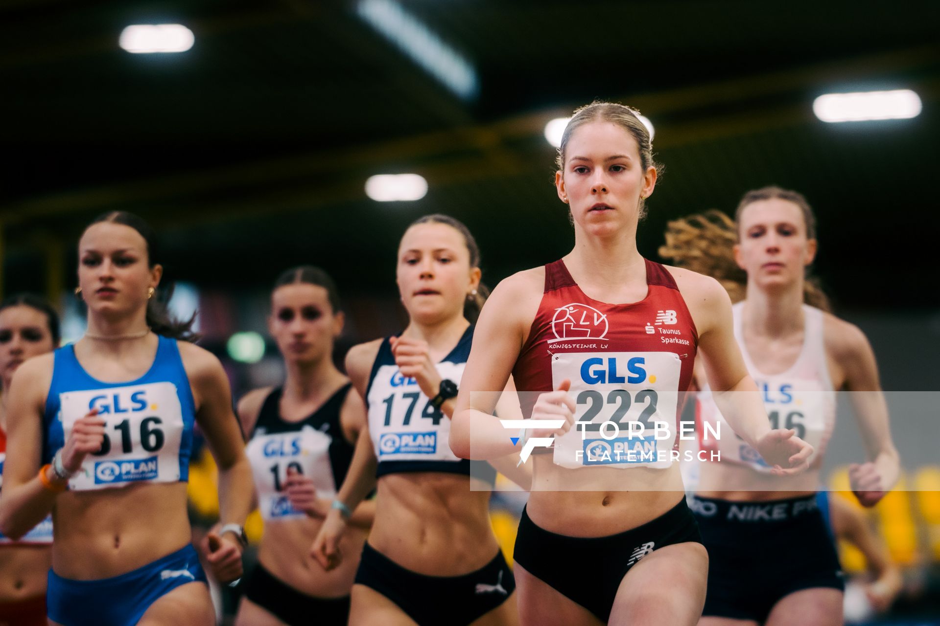 Theresa Weber (LC Paderborn), Lorena Azzola (MTG Mannheim), Leni Hanselmann (MTV 1881 Ingolstadt), Jana Marie Becker (Königsteiner LV) waehrend der 55. Deutsche Jugend-Hallenmeisterschaften U20 am 24.02.2024 in der Helmut-Körnig-Halle in Dortmund