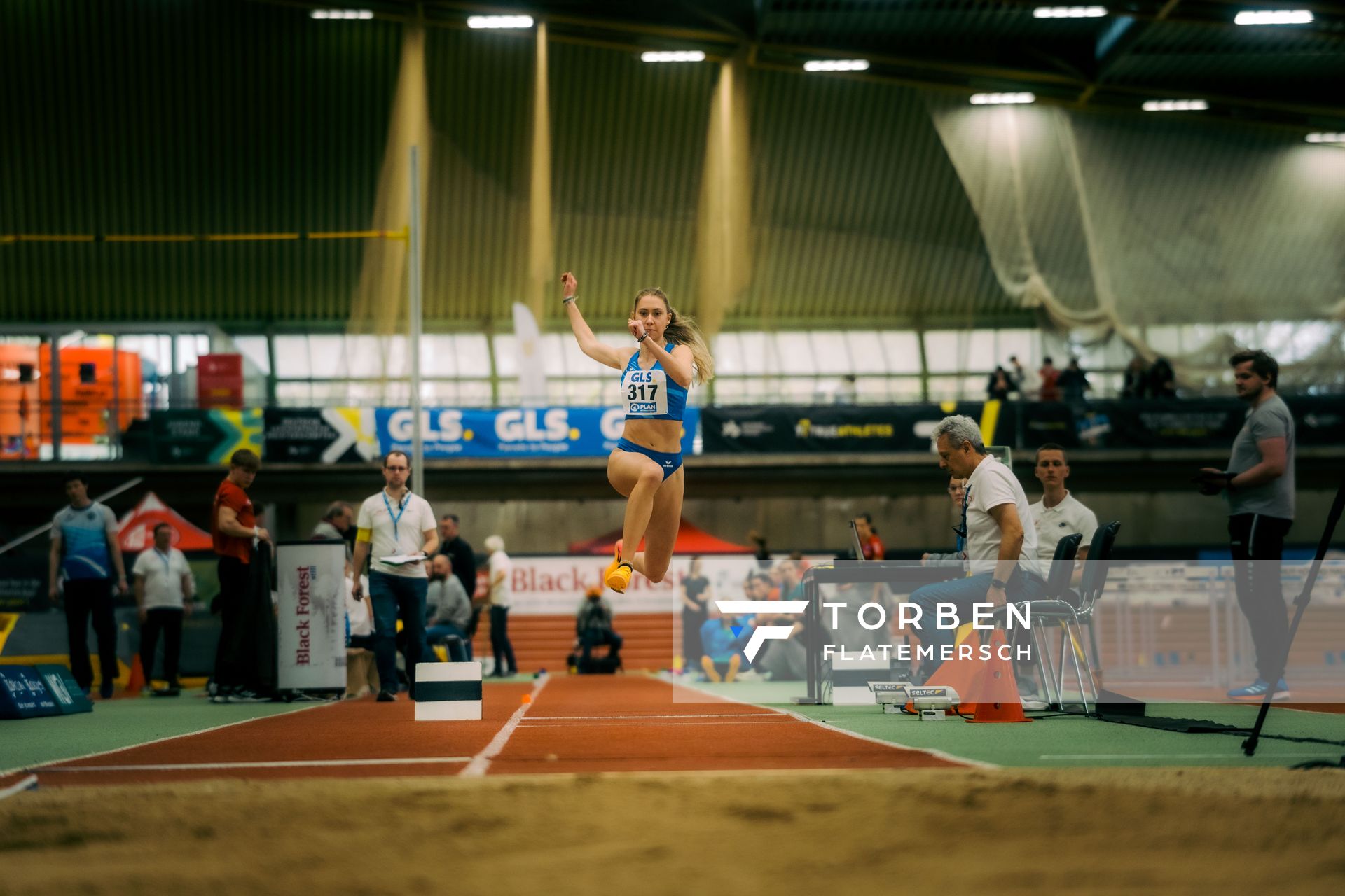 Lotta-Henrike Werner (LG Weserbergland) waehrend der 55. Deutsche Jugend-Hallenmeisterschaften U20 am 24.02.2024 in der Helmut-Körnig-Halle in Dortmund