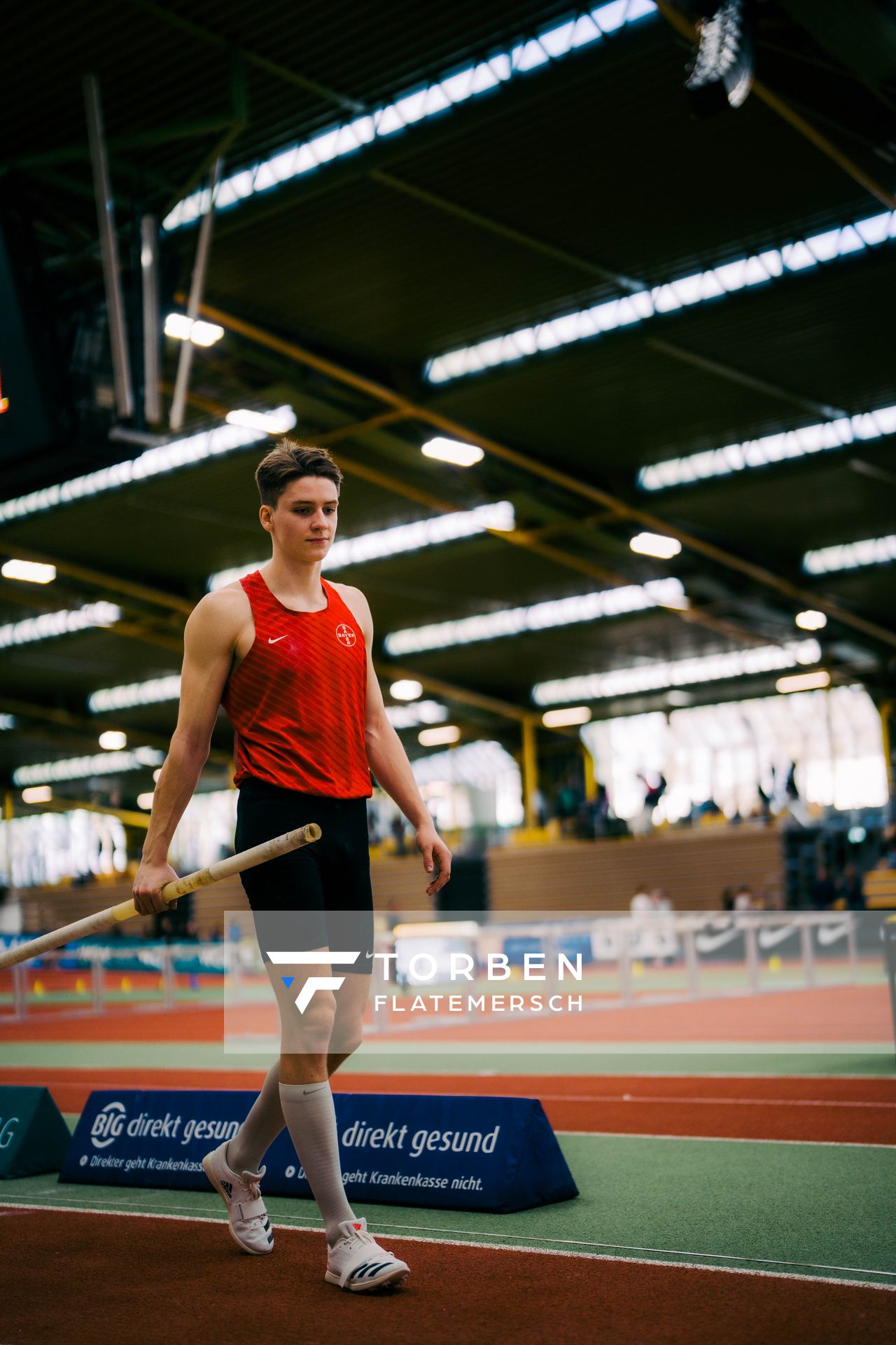 Hendrik Müller (TSV Bayer 04 Leverkusen) beim Stabhochsprung waehrend der 55. Deutsche Jugend-Hallenmeisterschaften U20 am 24.02.2024 in der Helmut-Körnig-Halle in Dortmund