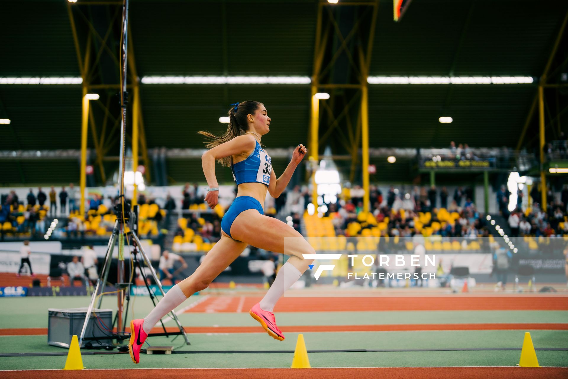 Merle Schmidt (VfL Stade) waehrend der 55. Deutsche Jugend-Hallenmeisterschaften U20 am 24.02.2024 in der Helmut-Körnig-Halle in Dortmund