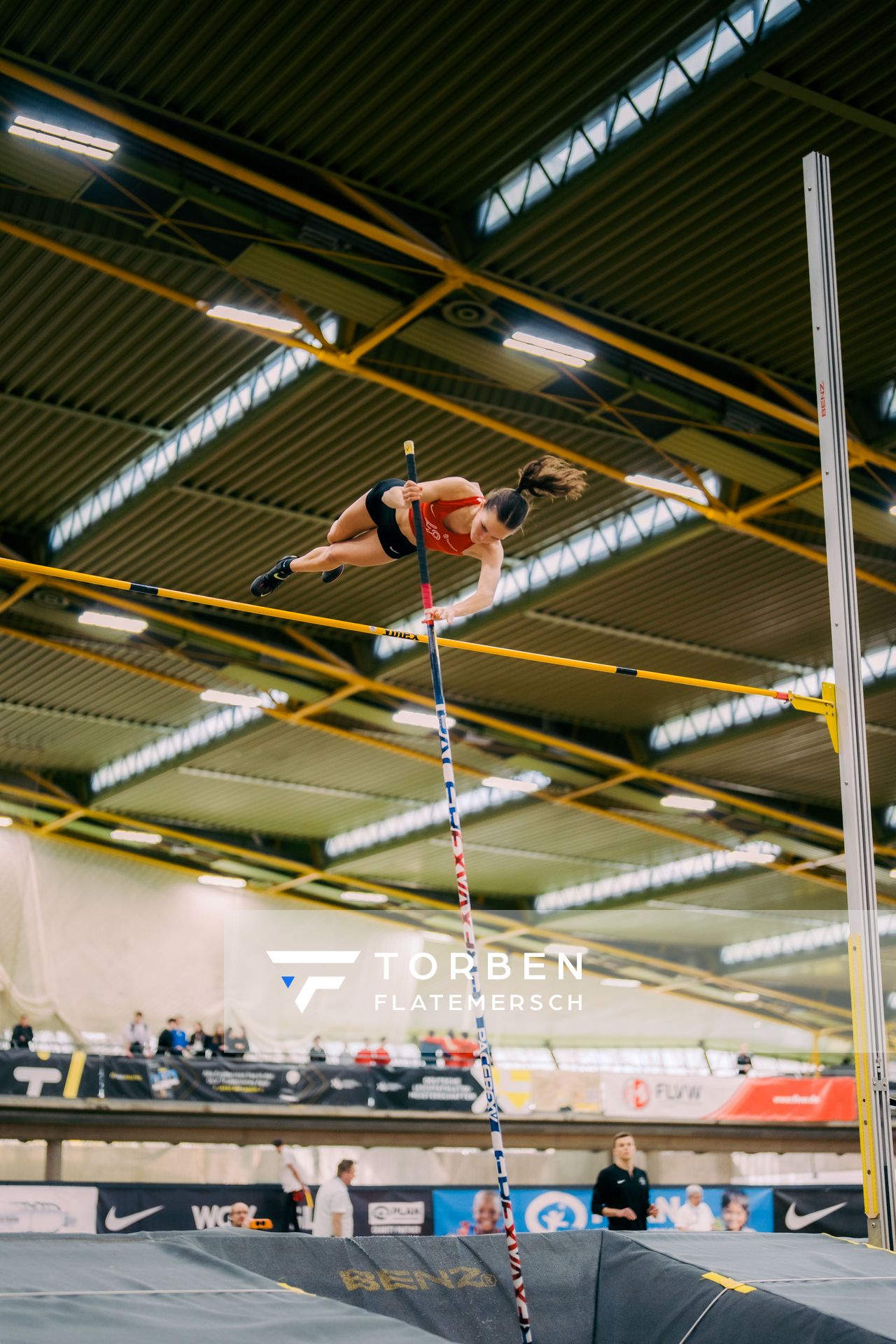 Klara Härke (MTV 49 Holzminden) waehrend der 55. Deutsche Jugend-Hallenmeisterschaften U20 am 24.02.2024 in der Helmut-Körnig-Halle in Dortmund