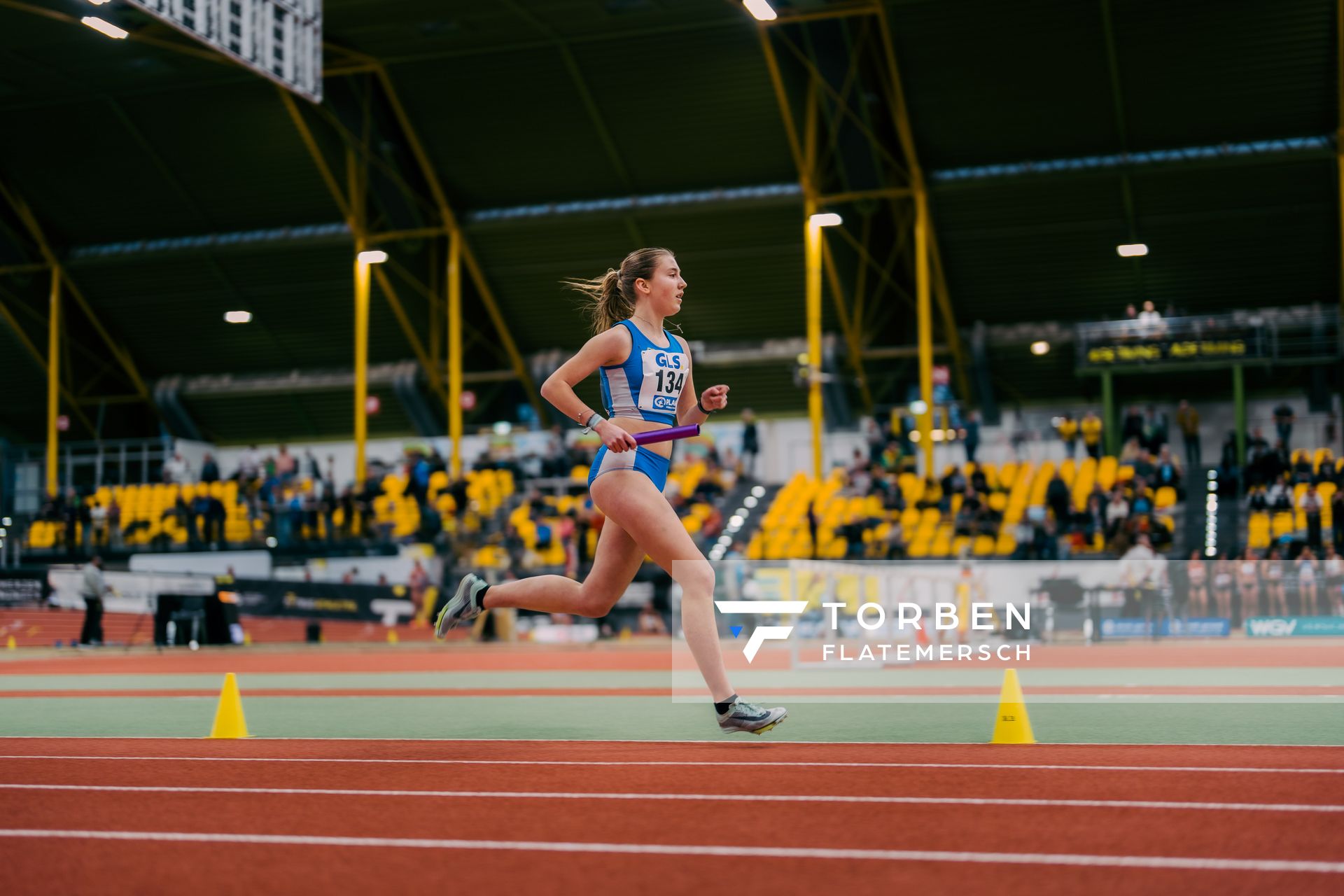 Hannah Schreiber (LAC Quelle Fürth) waehrend der 55. Deutsche Jugend-Hallenmeisterschaften U20 am 24.02.2024 in der Helmut-Körnig-Halle in Dortmund