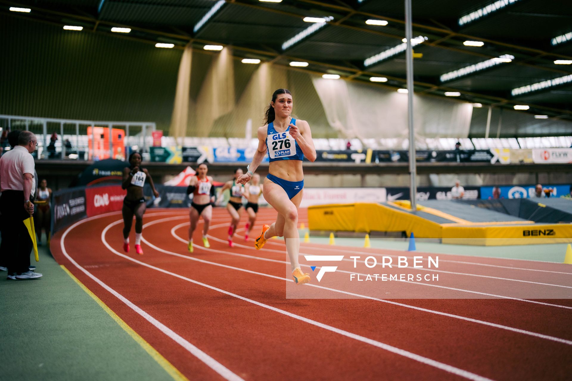 Johanna Martin (1. LAV Rostock) waehrend der 55. Deutsche Jugend-Hallenmeisterschaften U20 am 25.02.2024 in der Helmut-Körnig-Halle in Dortmund