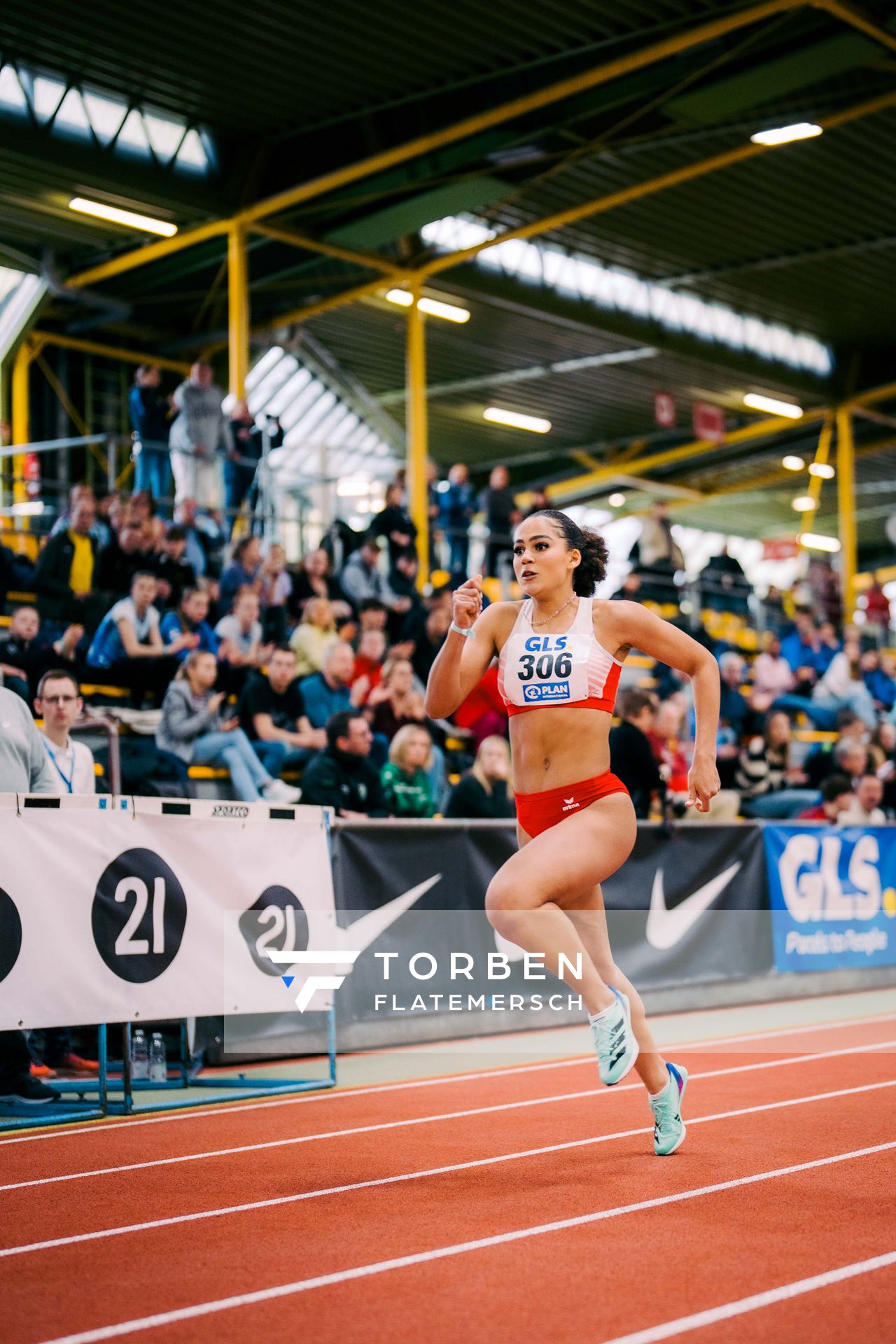 Samira Heygster (FTSV Jahn Brinkum) waehrend der 55. Deutsche Jugend-Hallenmeisterschaften U20 am 25.02.2024 in der Helmut-Körnig-Halle in Dortmund