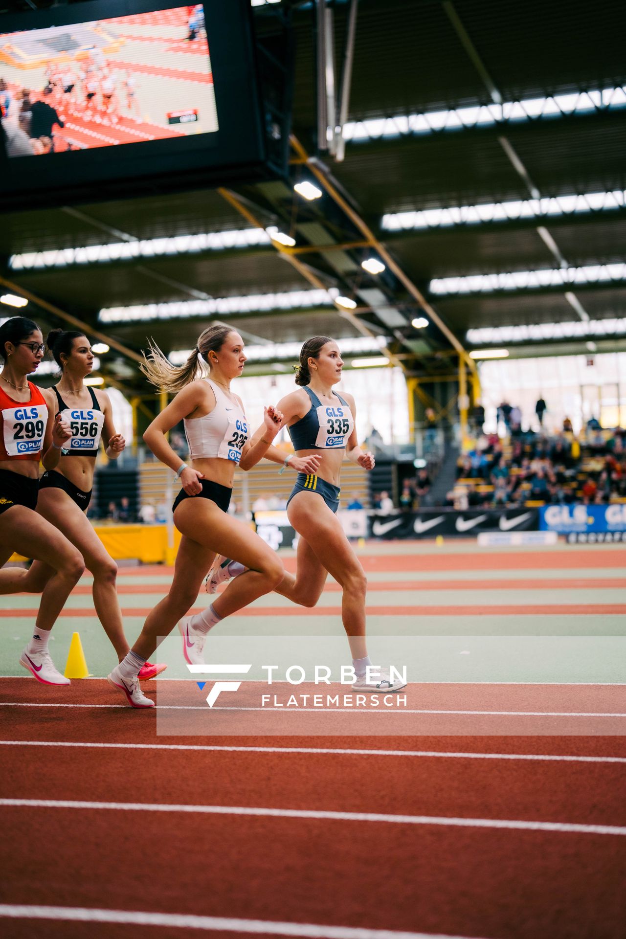 Lilly Steingaß (SC DHfK Leipzig e.V.), Vanessa Mikitenko (SSC Hanau-Rodenbach), Lera Miller (VfL Löningen) waehrend der 55. Deutsche Jugend-Hallenmeisterschaften U20 am 25.02.2024 in der Helmut-Körnig-Halle in Dortmund