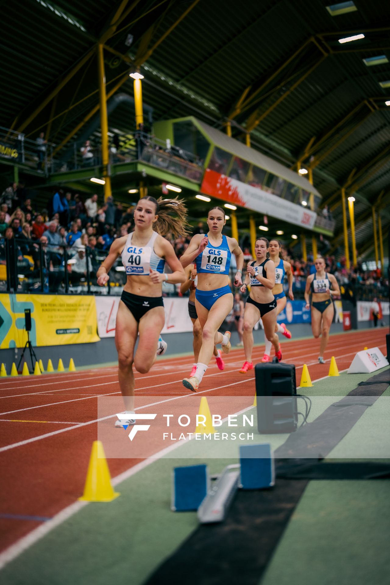 Eni Kuske (LG Hof) waehrend der 55. Deutsche Jugend-Hallenmeisterschaften U20 am 25.02.2024 in der Helmut-Körnig-Halle in Dortmund