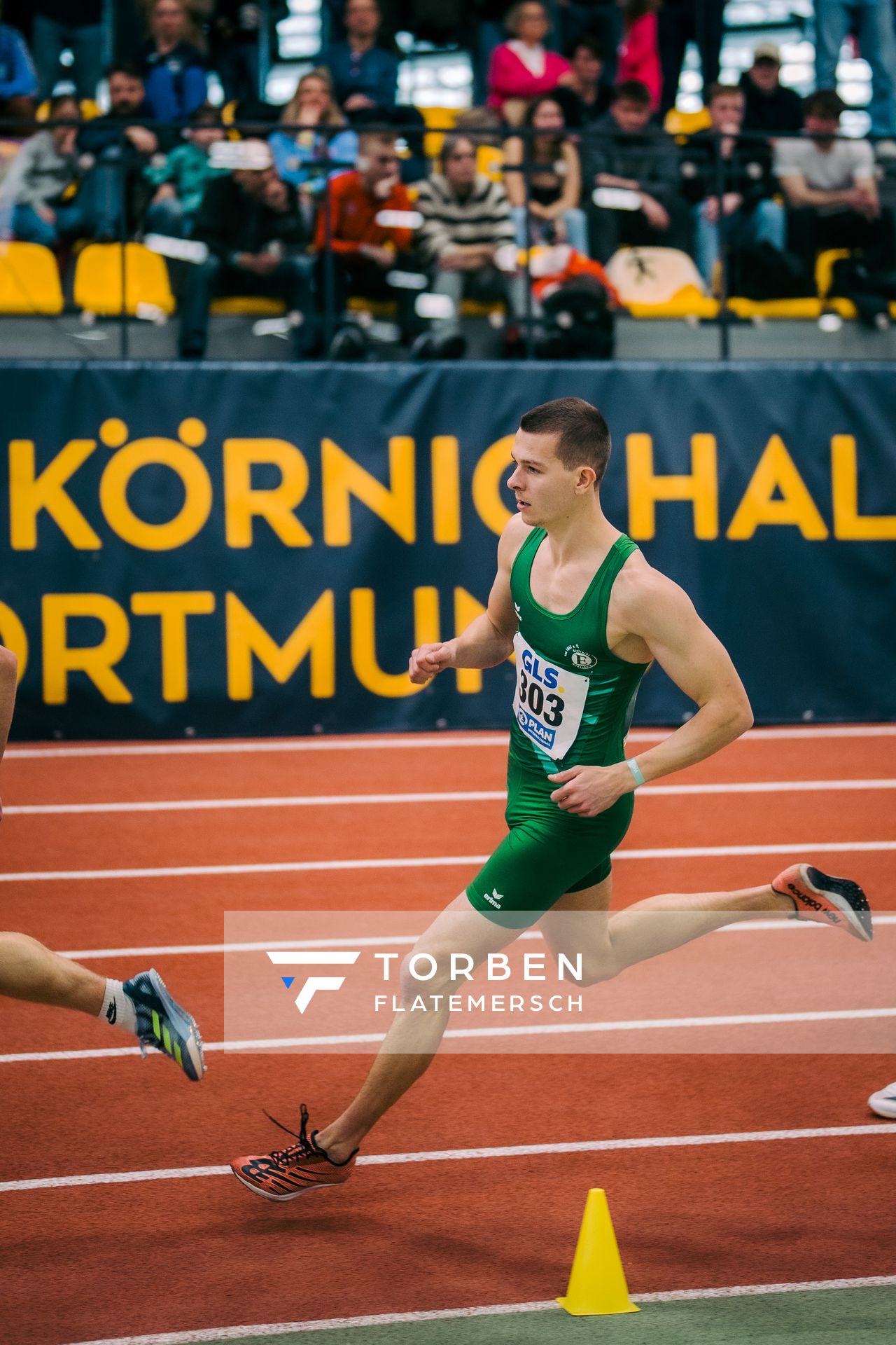 Max Husemann (Eintracht Hildesheim) im 400m Finale waehrend der 55. Deutsche Jugend-Hallenmeisterschaften U20 am 25.02.2024 in der Helmut-Körnig-Halle in Dortmund