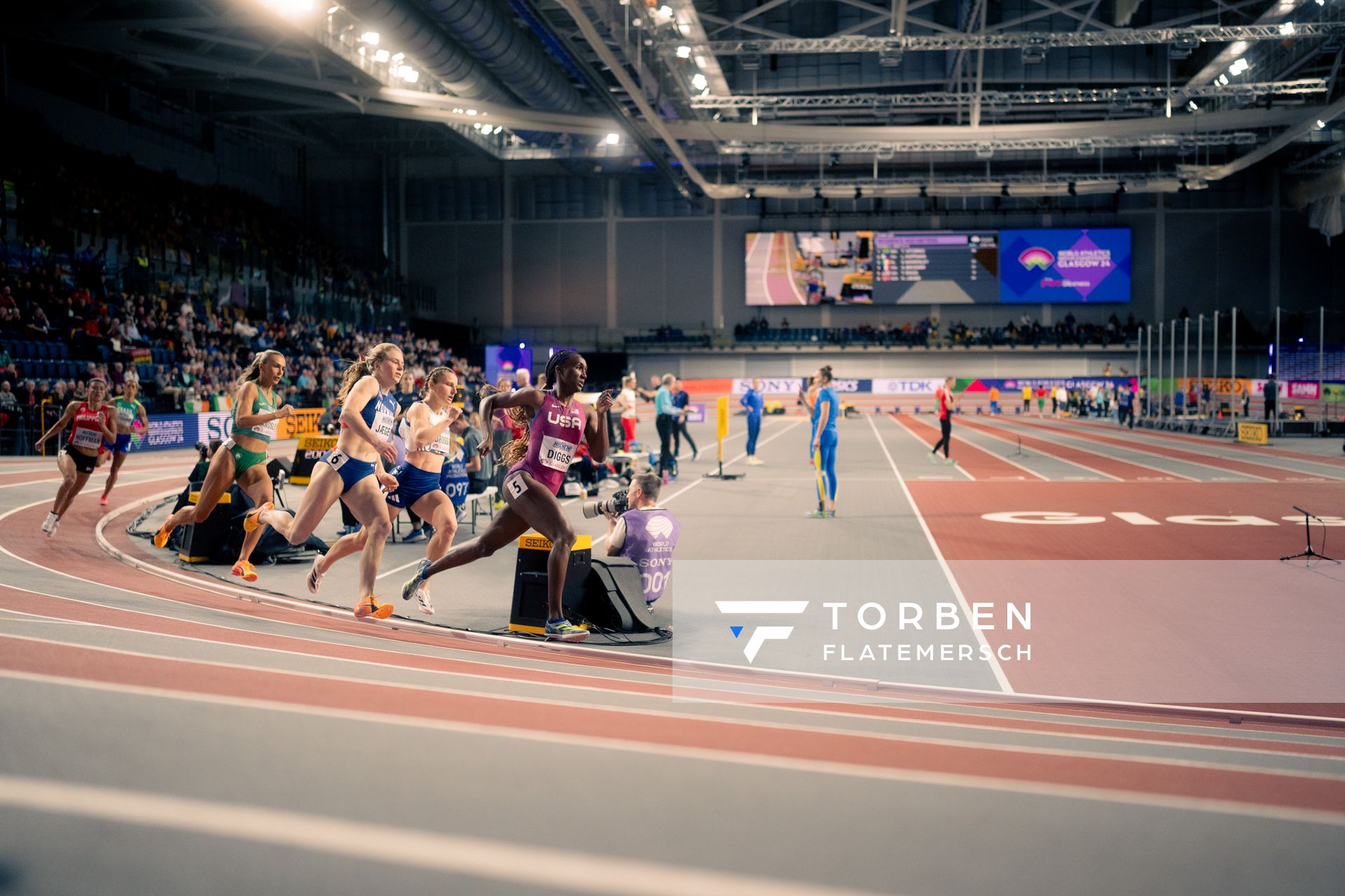 Talitha Diggs (USA/United States of America), Henriette Jaeger (NOR/Norway), Amandine Brossier (FRA/France), Sharlene Mawdsley (IRL/Ireland) im 400m Vorlauf am 01.03.2024 bei den World Athletics Indoor Championships in Glasgow (Schottland / Vereinigtes Königreich)