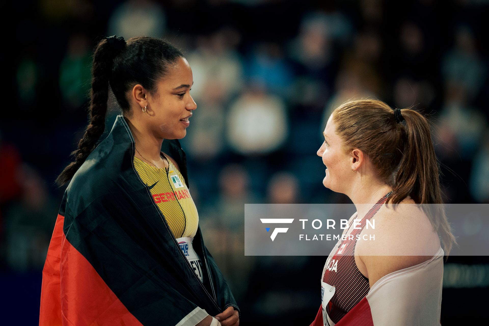 Yemisi Ogunleye (GER/Germany), Sarah Mitton (CAN/Canada) beim Kugelstoßen am 01.03.2024 bei den World Athletics Indoor Championships in Glasgow (Schottland / Vereinigtes Königreich)