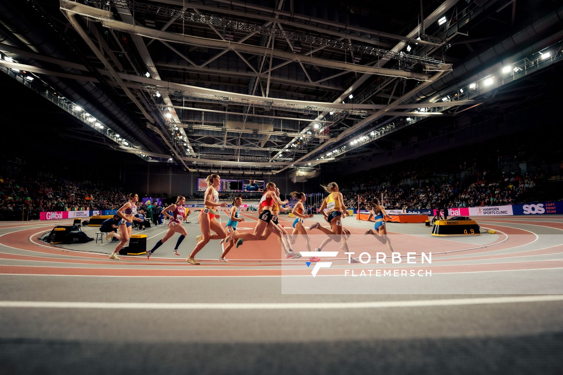 800m Fünfkampf Frauen mit Sofie Dokter (NED/NEtherlands), Sveva Gerevini (ITA/Italy), Noor Vidts (BEL/Belgium), Szabina Szucs (HUN/Hungary), Verena Mayr (AUT/Austria), Bianca Salming (SWE/Sweden), Yuliya Loban (UKR/Ukraine), Saga Vanninen (FIN/Finland), Chari Hawkins (USA/United States of America), Abigail Pawlett (GBR/Great Britain) am 01.03.2024 bei den World Athletics Indoor Championships in Glasgow (Schottland / Vereinigtes Königreich)