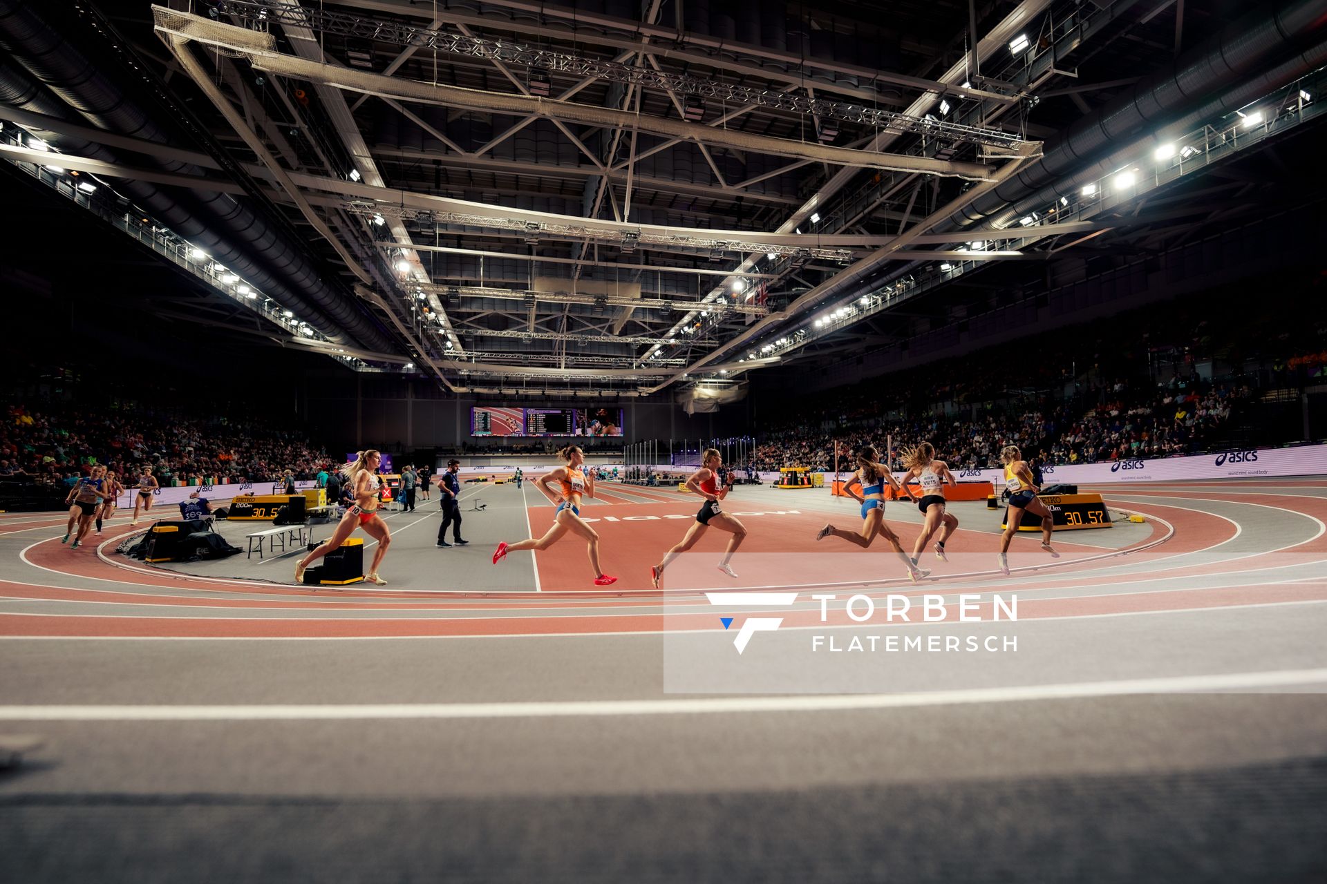 800m Fünfkampf Frauen mit Sofie Dokter (NED/NEtherlands), Sveva Gerevini (ITA/Italy), Noor Vidts (BEL/Belgium), Szabina Szucs (HUN/Hungary), Verena Mayr (AUT/Austria), Bianca Salming (SWE/Sweden), Yuliya Loban (UKR/Ukraine), Saga Vanninen (FIN/Finland), Chari Hawkins (USA/United States of America), Abigail Pawlett (GBR/Great Britain) am 01.03.2024 bei den World Athletics Indoor Championships in Glasgow (Schottland / Vereinigtes Königreich)