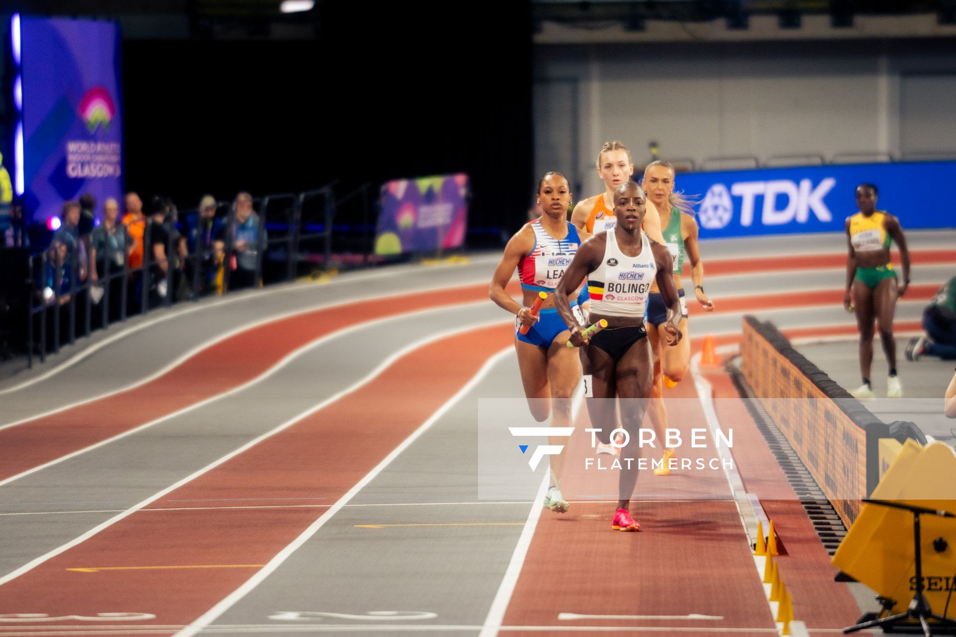 Cynthia Bolingo (BEL/Belgium) vor Bailey Lear (USA/United States of America) und Femke Bol (NED/Netherlands) am 03.03.2024 bei den World Athletics Indoor Championships in Glasgow (Schottland / Vereinigtes Königreich)