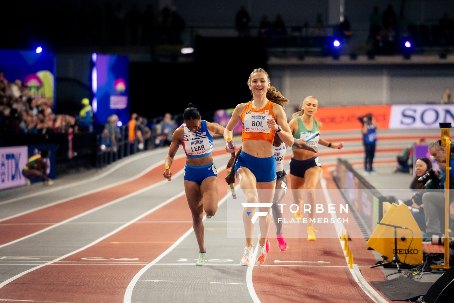 Femke Bol (NED/Netherlands) vor Bailey Lear (USA/United States of America) und Sharlene Mawdsley (IRL/Ireland) am 03.03.2024 bei den World Athletics Indoor Championships in Glasgow (Schottland / Vereinigtes Königreich)