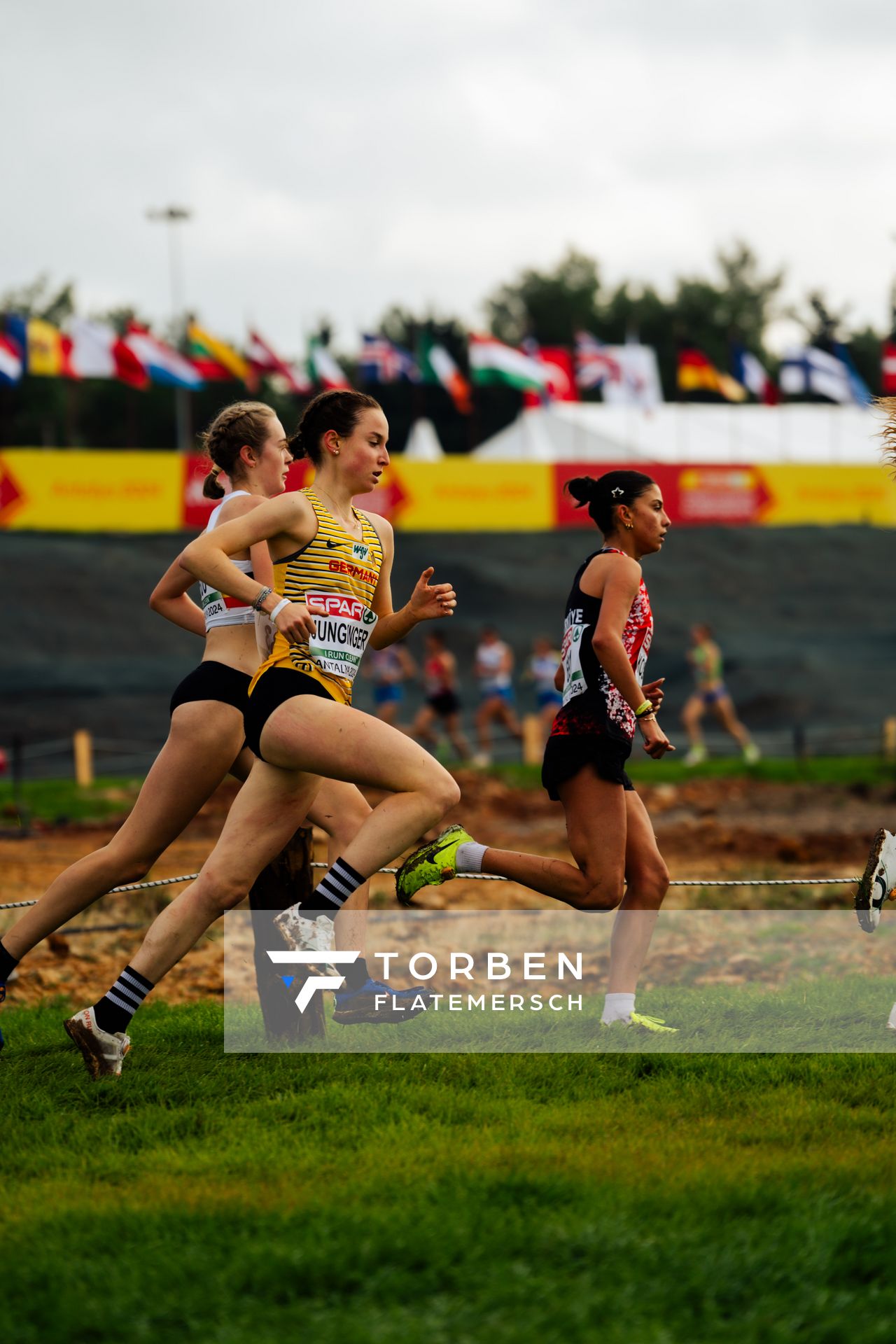 Emily Junginger (Germany) am 08.12.2024 bei den Crosslauf-Europameisterschaften in Antalya