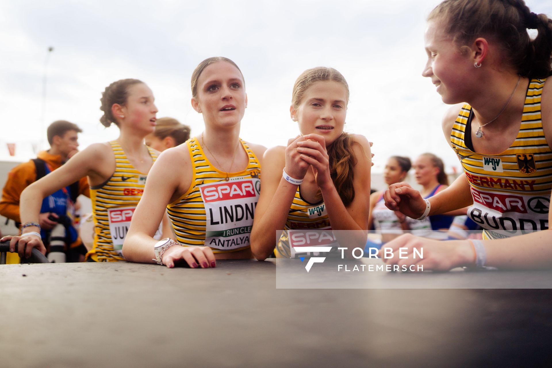 Jule Jutta Lindner (Germany), Julia Ehrle (Germany) am 08.12.2024 bei den Crosslauf-Europameisterschaften in Antalya