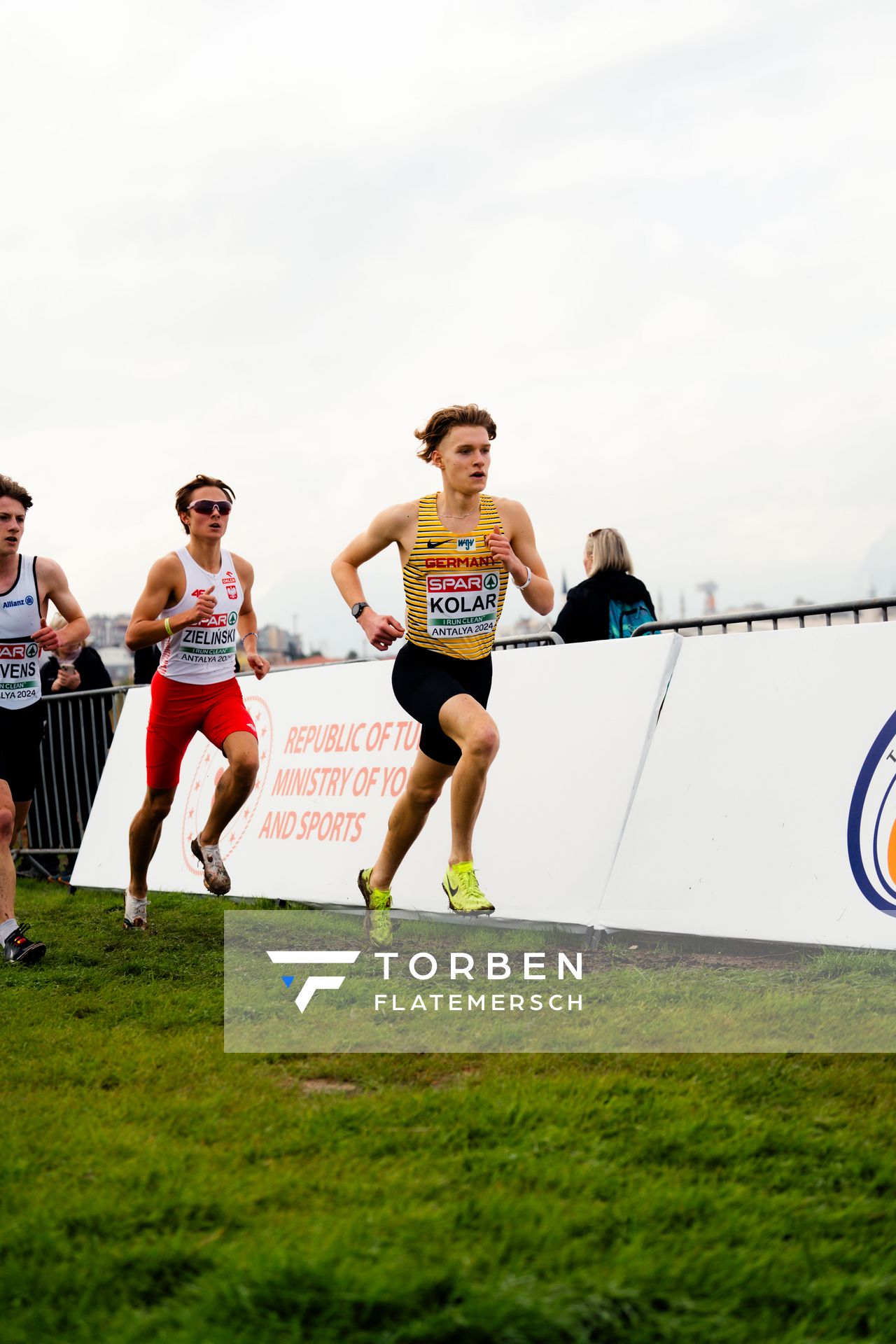 Elias Kolar (Germany) am 08.12.2024 bei den Crosslauf-Europameisterschaften in Antalya