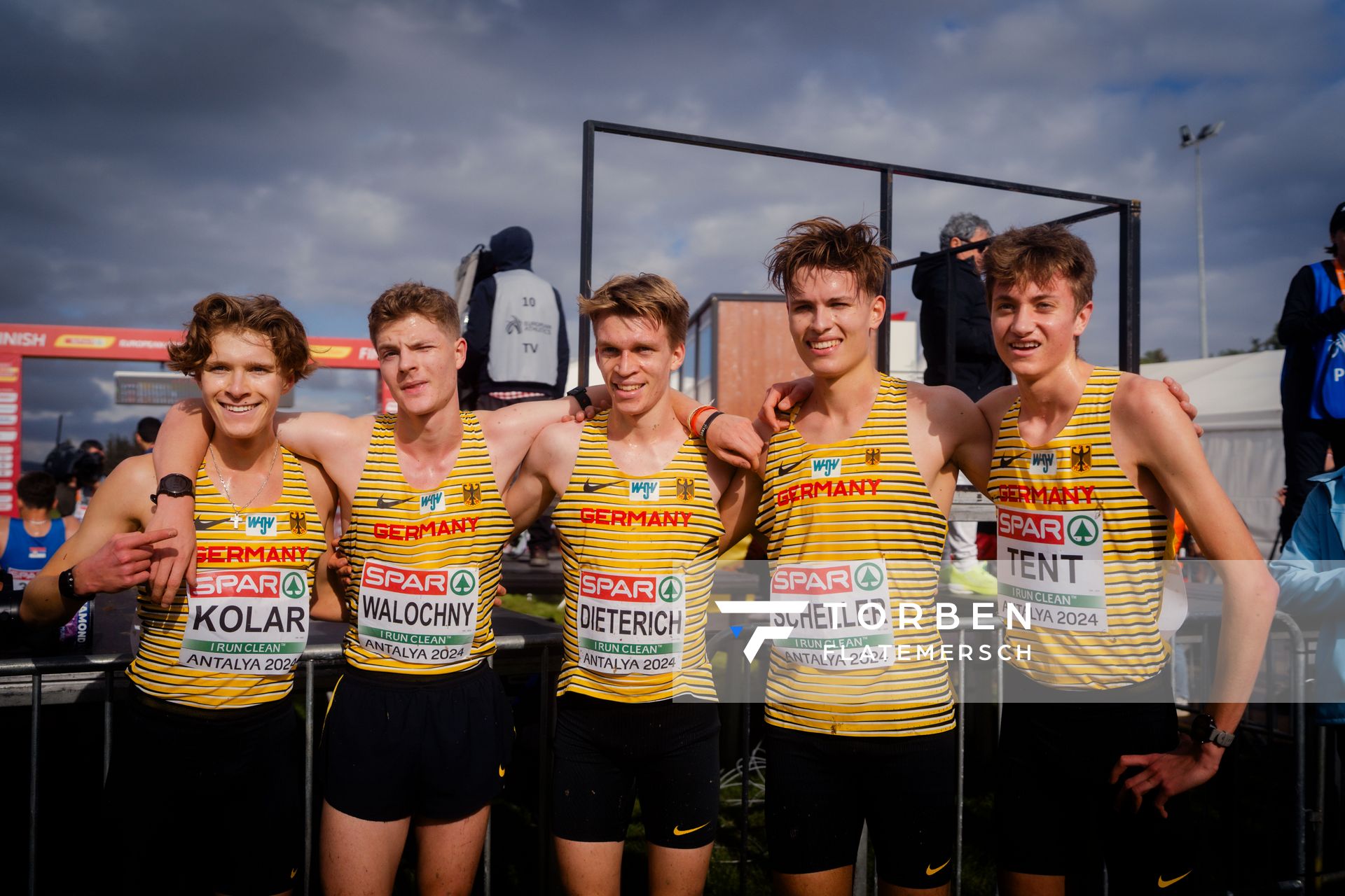 Elias Kolar (Germany), Paul Walochny (Germany), Jakob Dieterich (Germany), David Scheller (Germany), Tobias Tent (Germany) am 08.12.2024 bei den Crosslauf-Europameisterschaften in Antalya