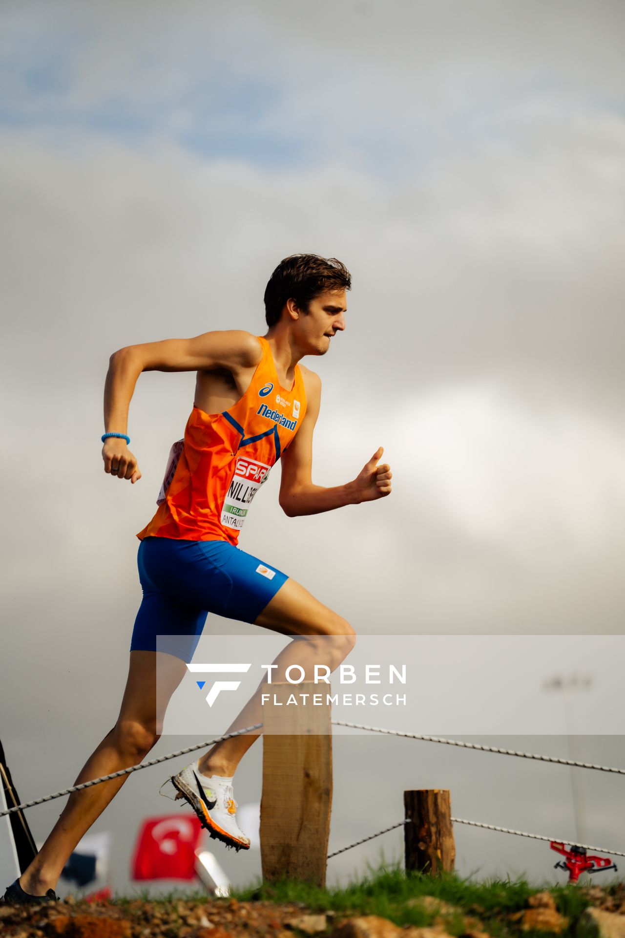 Stefan Nilessen (Netherlands) am 08.12.2024 bei den Crosslauf-Europameisterschaften in Antalya