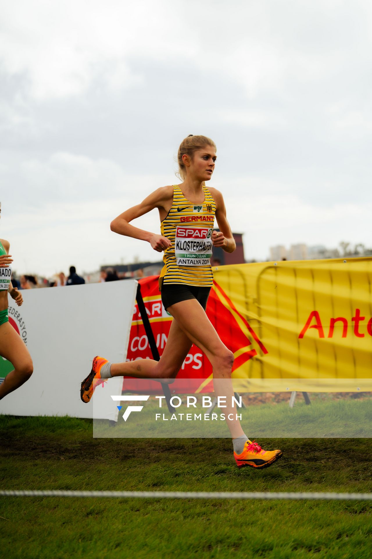 Konstanze Klosterhalfen (Germany) am 08.12.2024 bei den Crosslauf-Europameisterschaften in Antalya