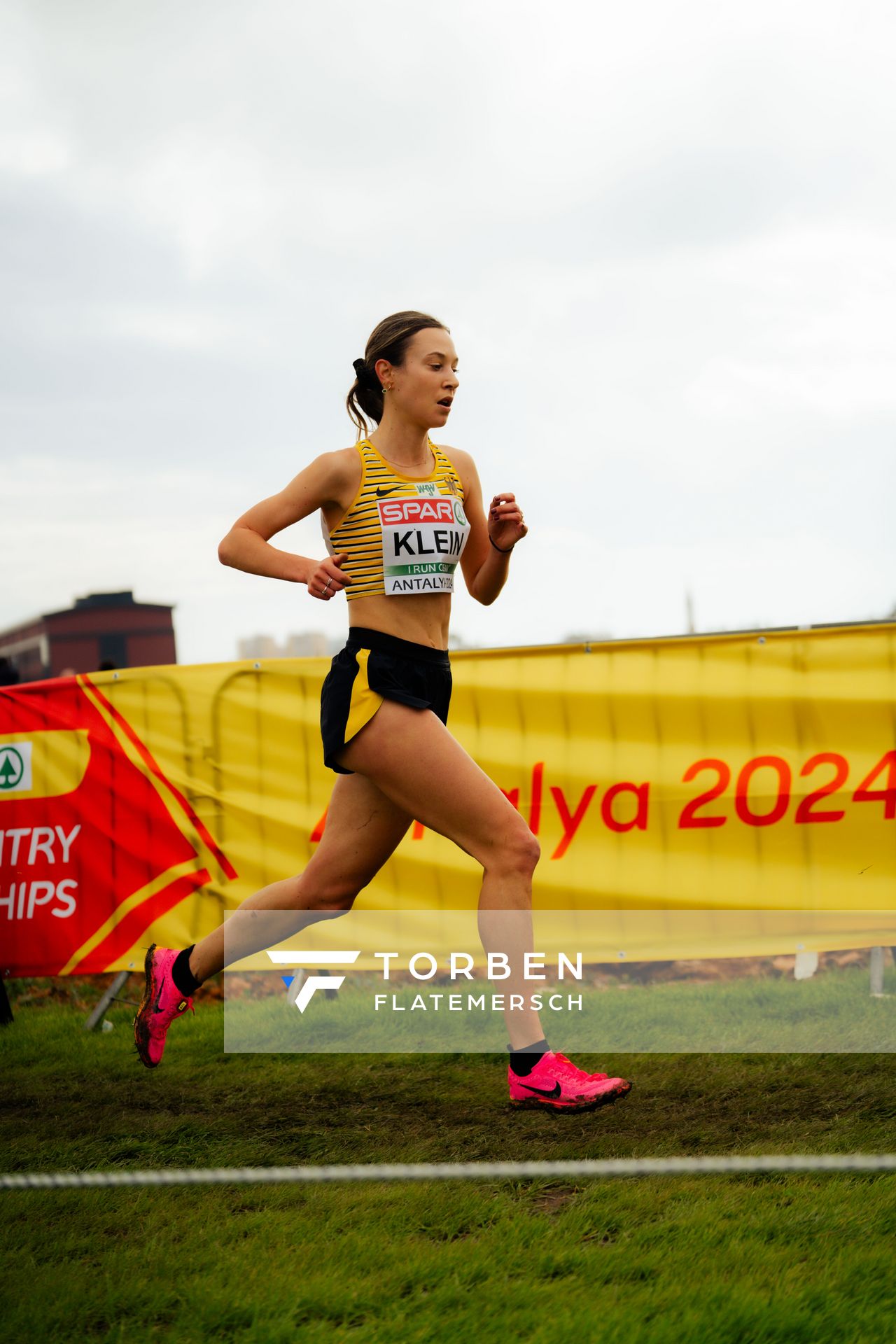 Hanna Klein (Germany) am 08.12.2024 bei den Crosslauf-Europameisterschaften in Antalya