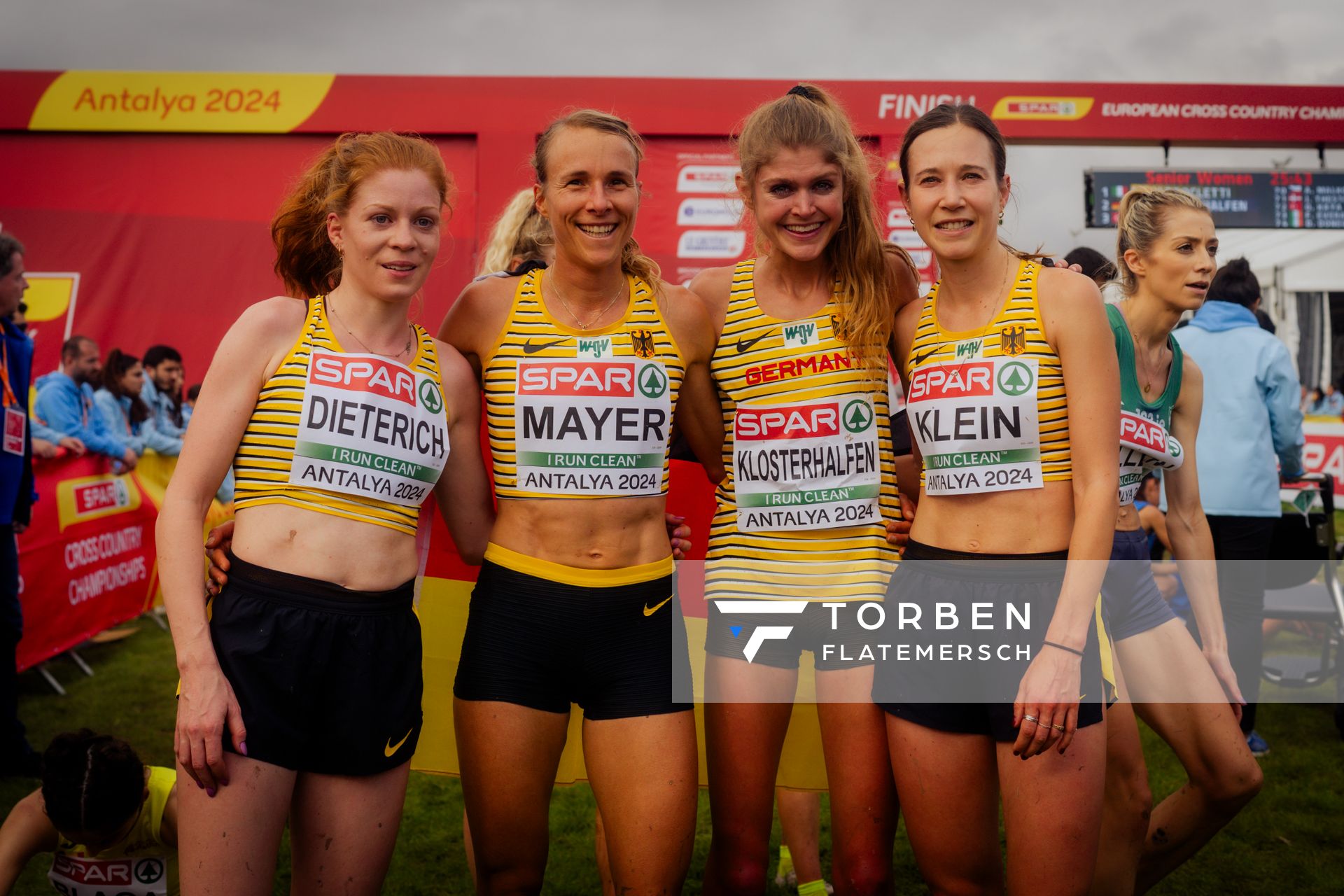 Eva Dieterich (Germany), Domenika Mayer (Germany), Konstanze Klosterhalfen (Germany), Hanna Klein (Germany) am 08.12.2024 bei den Crosslauf-Europameisterschaften in Antalya