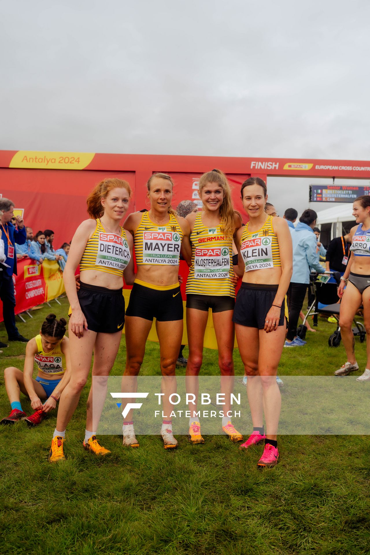 Eva Dieterich (Germany), Domenika Mayer (Germany), Konstanze Klosterhalfen (Germany), Hanna Klein (Germany) am 08.12.2024 bei den Crosslauf-Europameisterschaften in Antalya