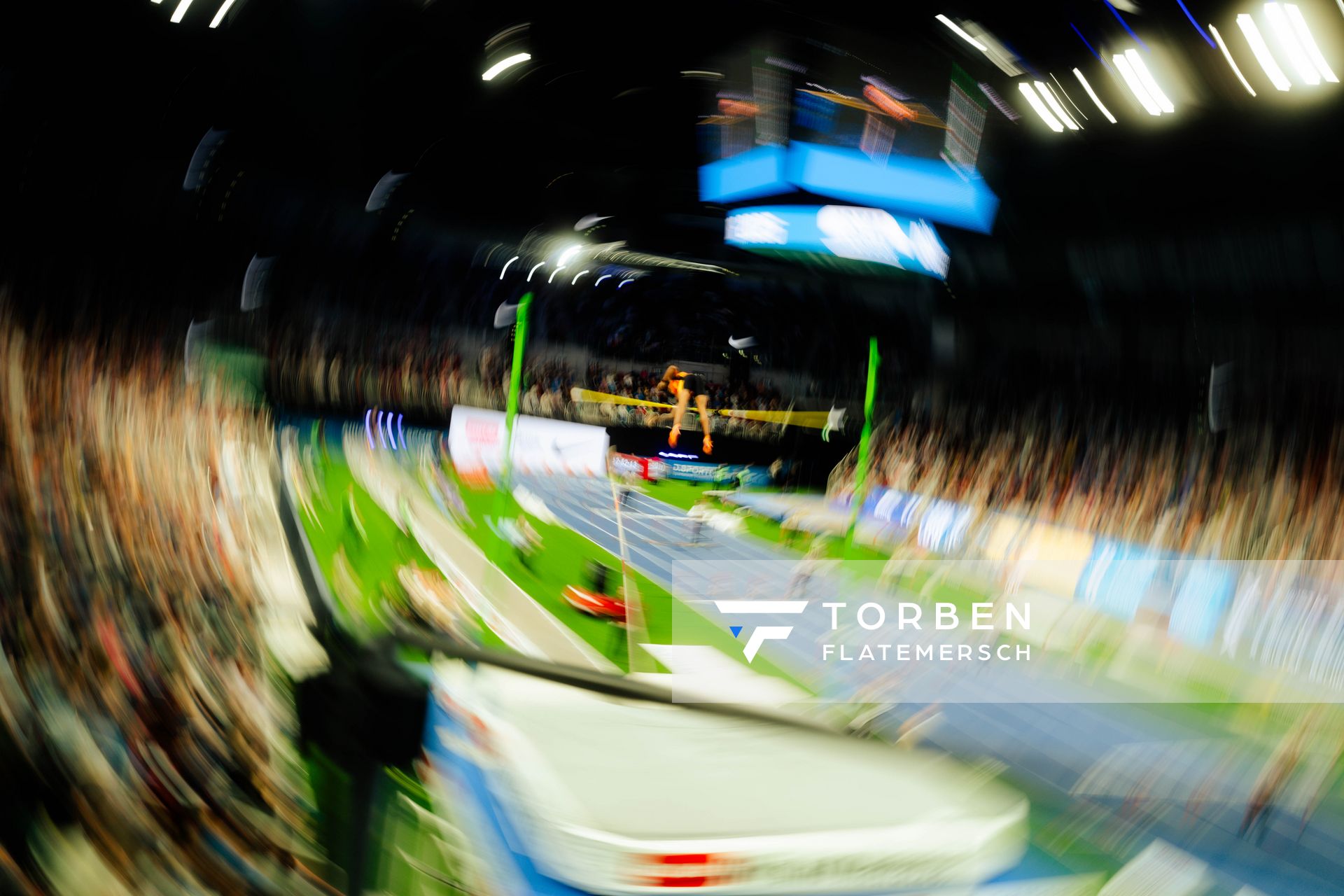 Stabhochsprung beim ISTAF Indoor Düsseldorf am 09.02.2025 im PSD Bank Dome in Düsseldorf